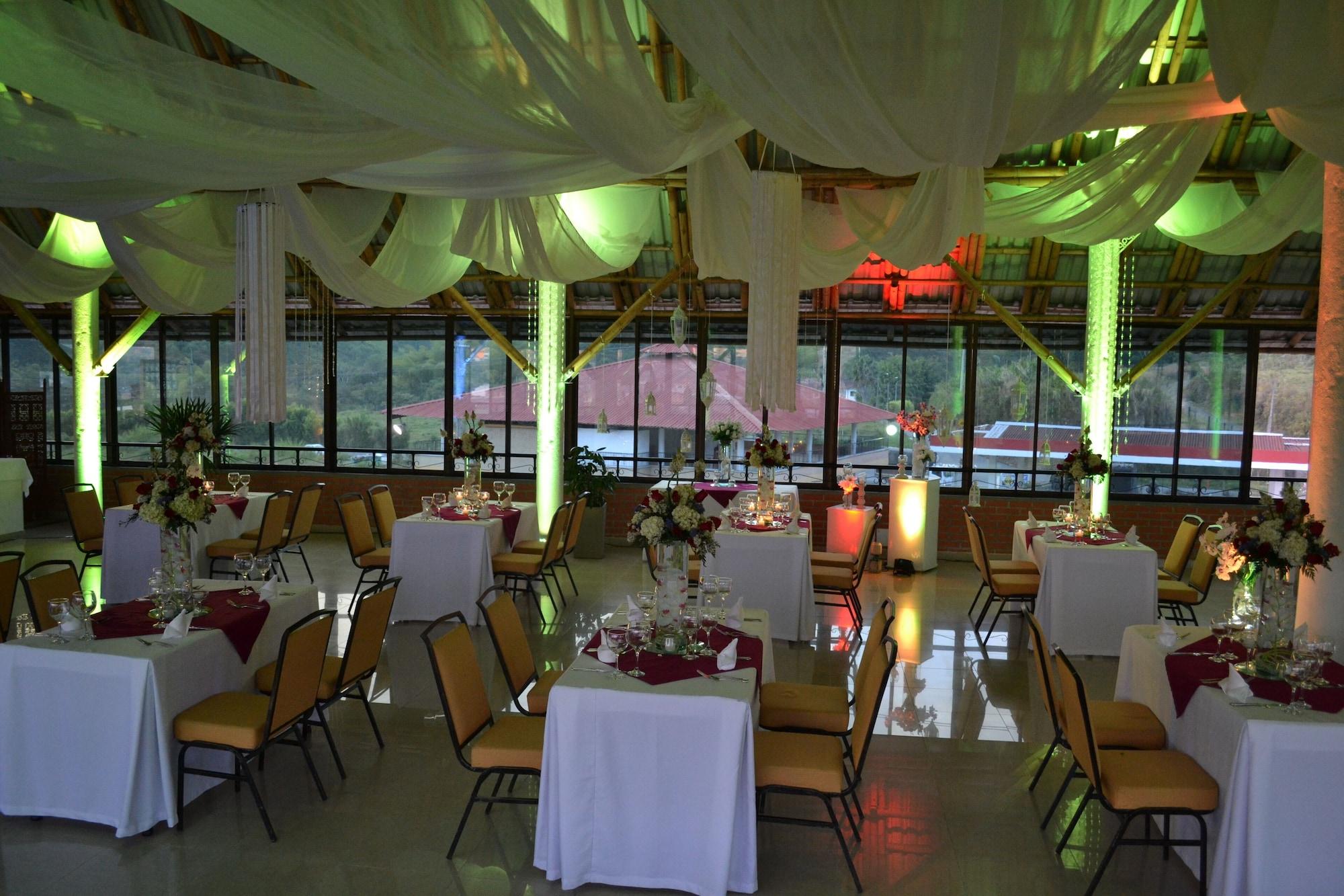 Bar/Salón HOTEL TANGARA