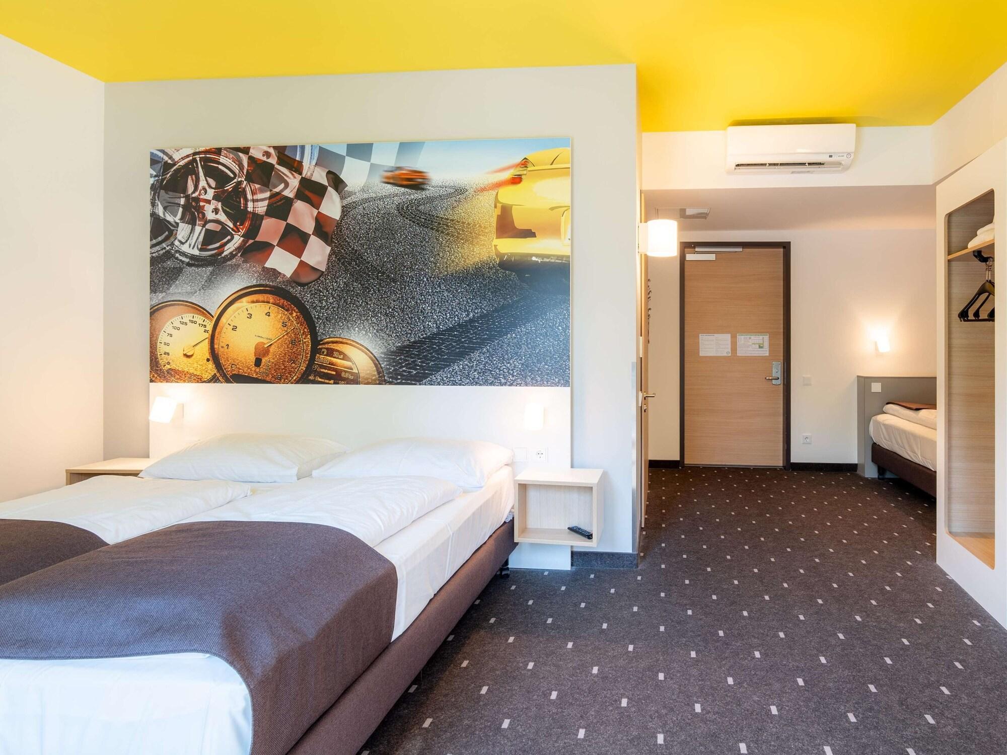 Vista Exterior B&B Hotel Stuttgart-Zuffenhausen