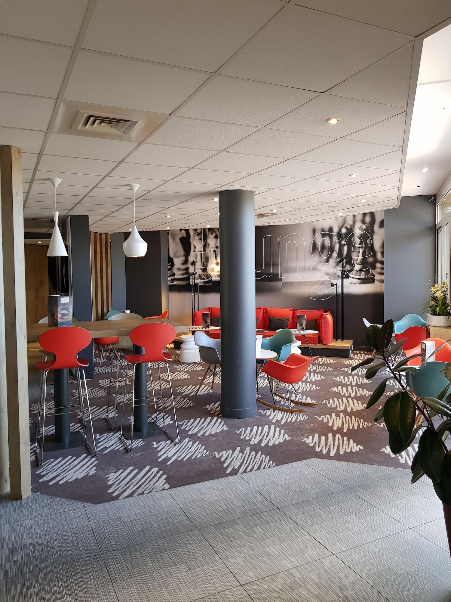 Vista Lobby Ibis La Ciotat