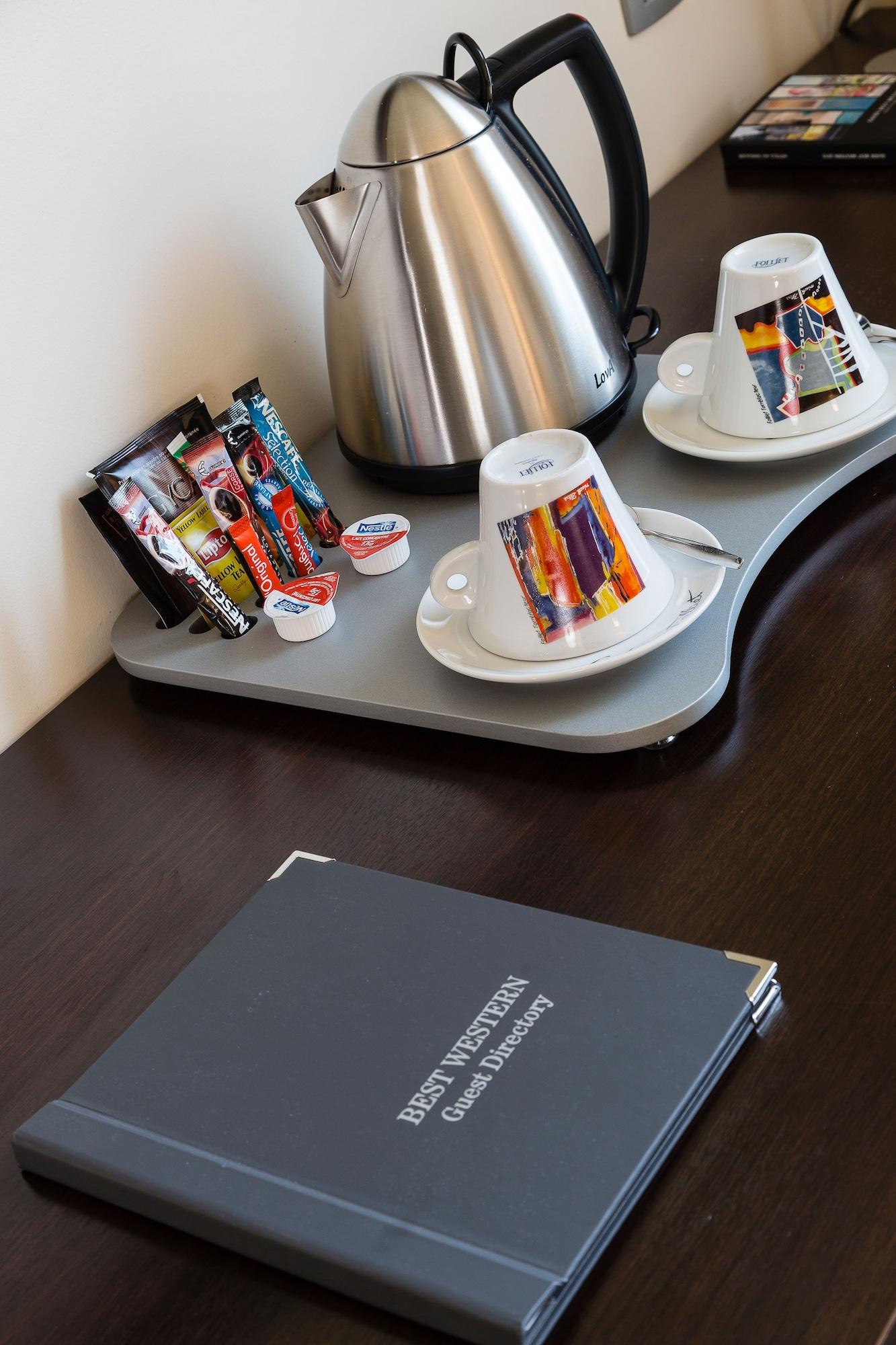 Set de Habitación Mercure Aix-en-Provence La Duranne Gare TGV