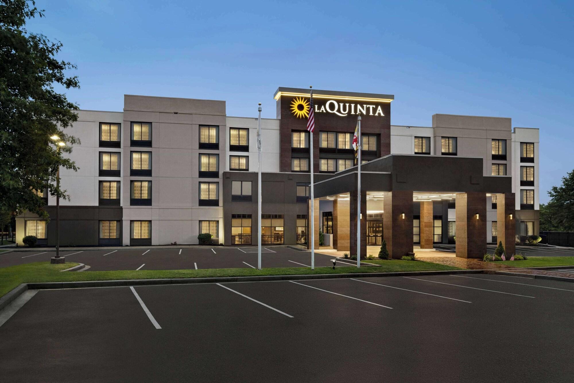 Vista Exterior La Quinta Inn & Suites by Wyndham Newark - Elkton