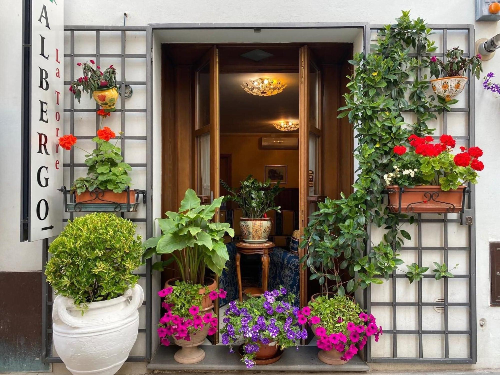 Vista Exterior La Torre