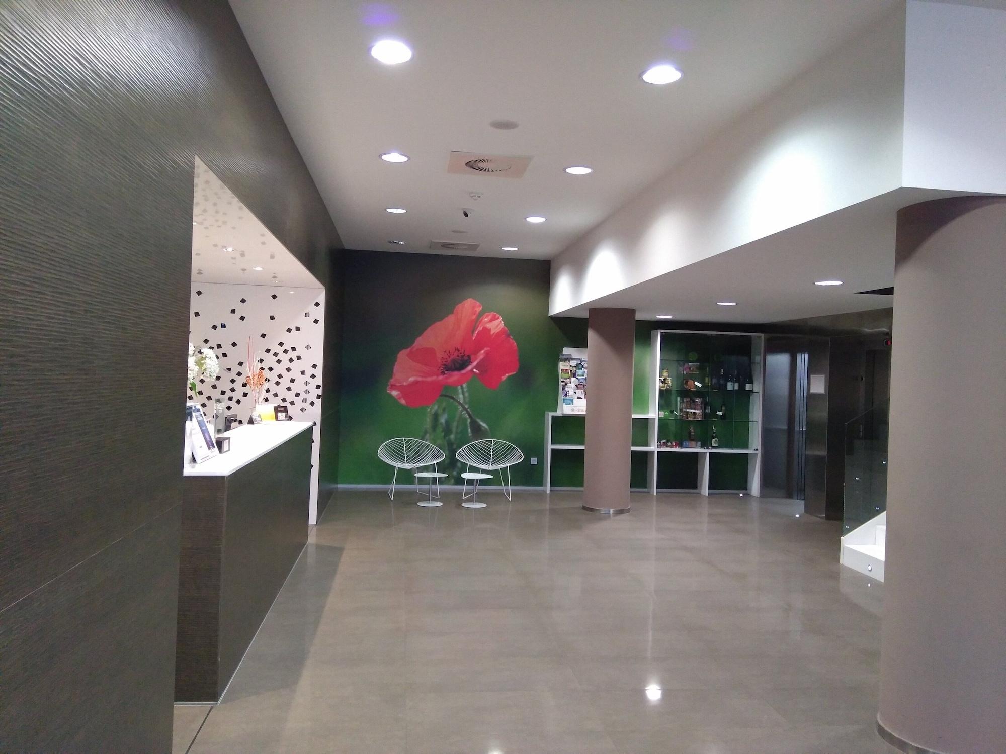 Vista Lobby Hotel Hola Tafalla