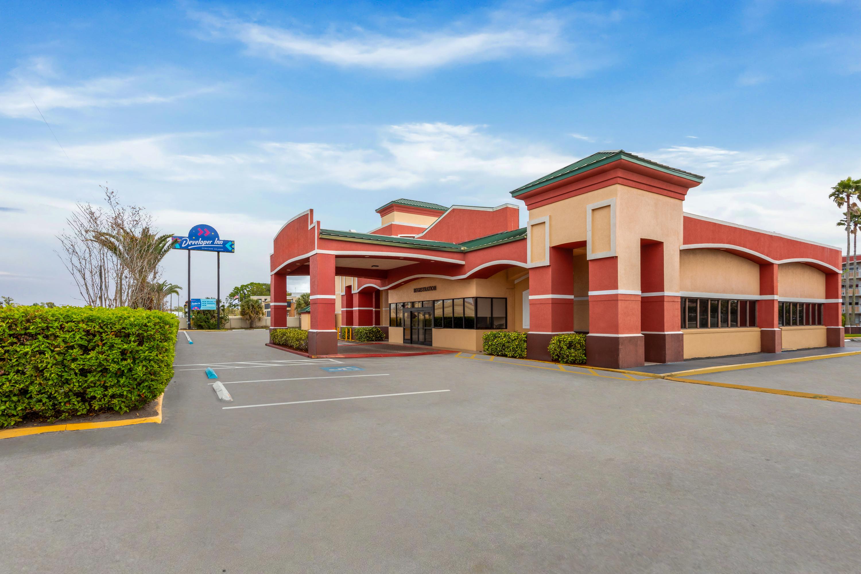 Vista Exterior Baymont by Wyndham Orlando North Millenia