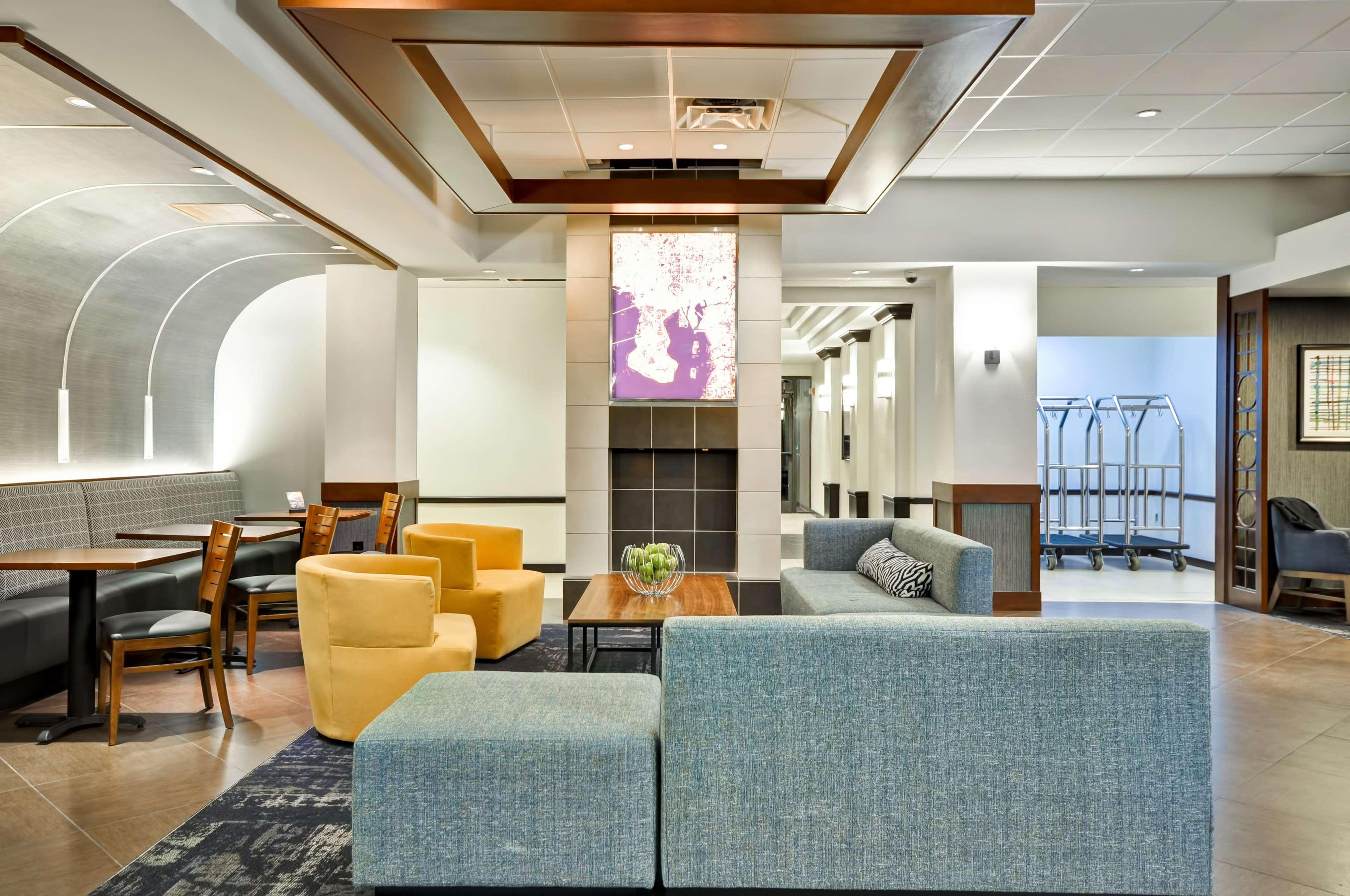 Vista Lobby Hyatt Place Tampa Airport/Westshore