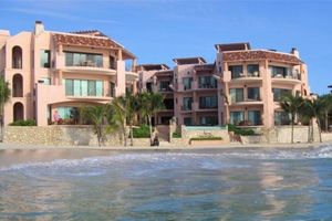 Alquiler Vacacional - Luxurious Beachfront Two Bedroom Condo in Town!!!