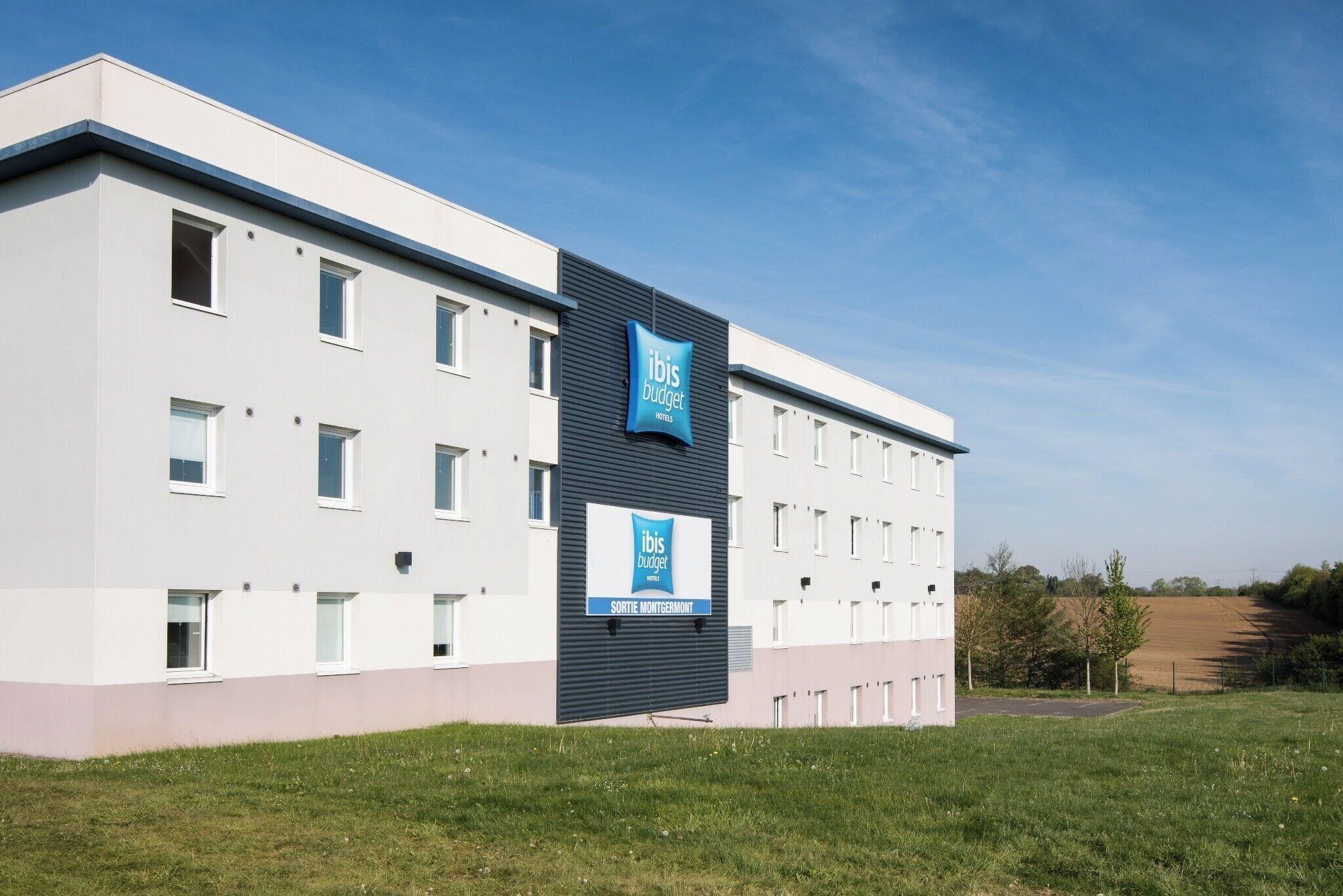 Varios ibis budget Rennes Route de Saint Malo