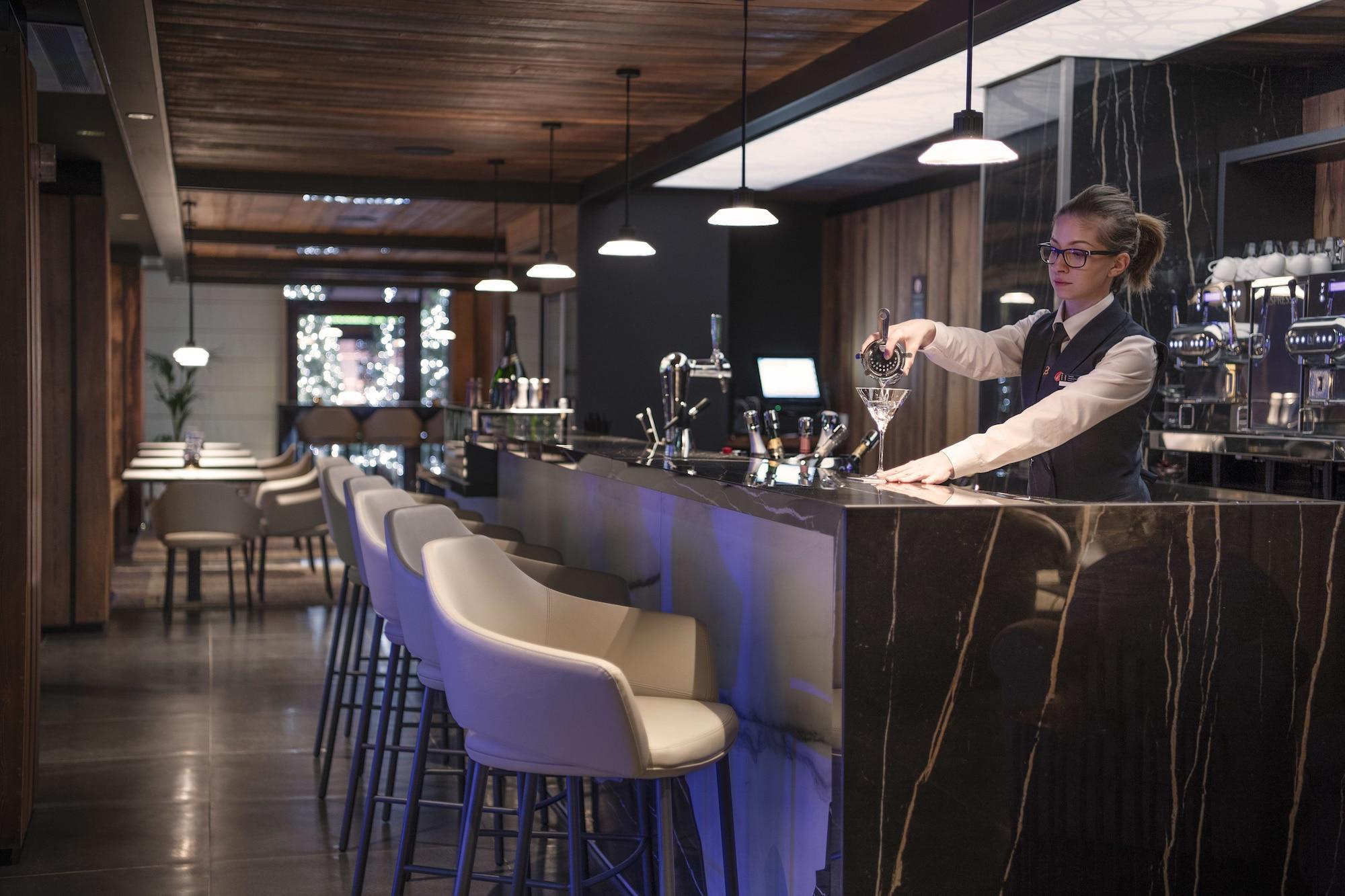 Bar/Salón Le Massif