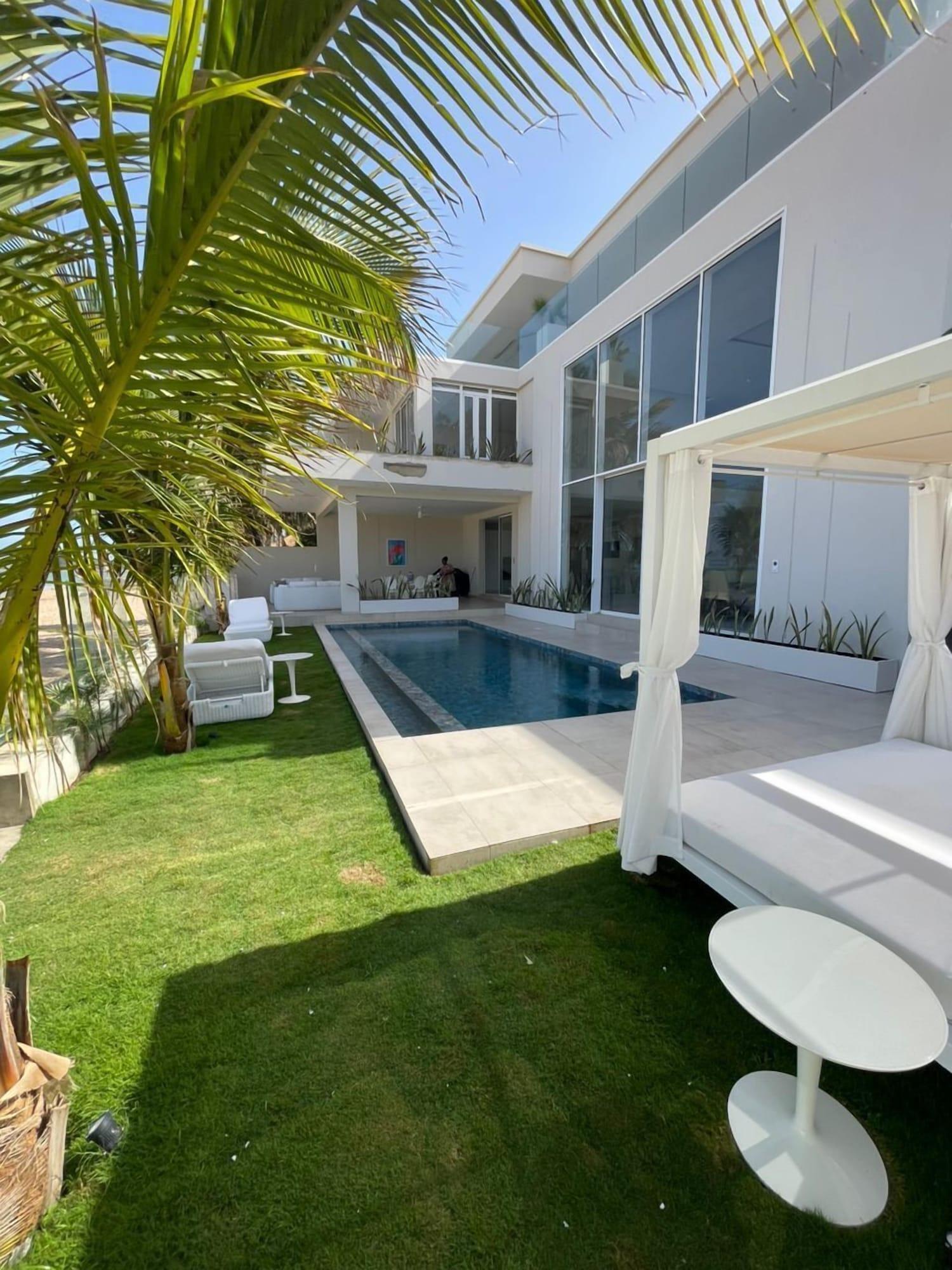 Vista Exterior Villa Italia Somone Luxury Hotel