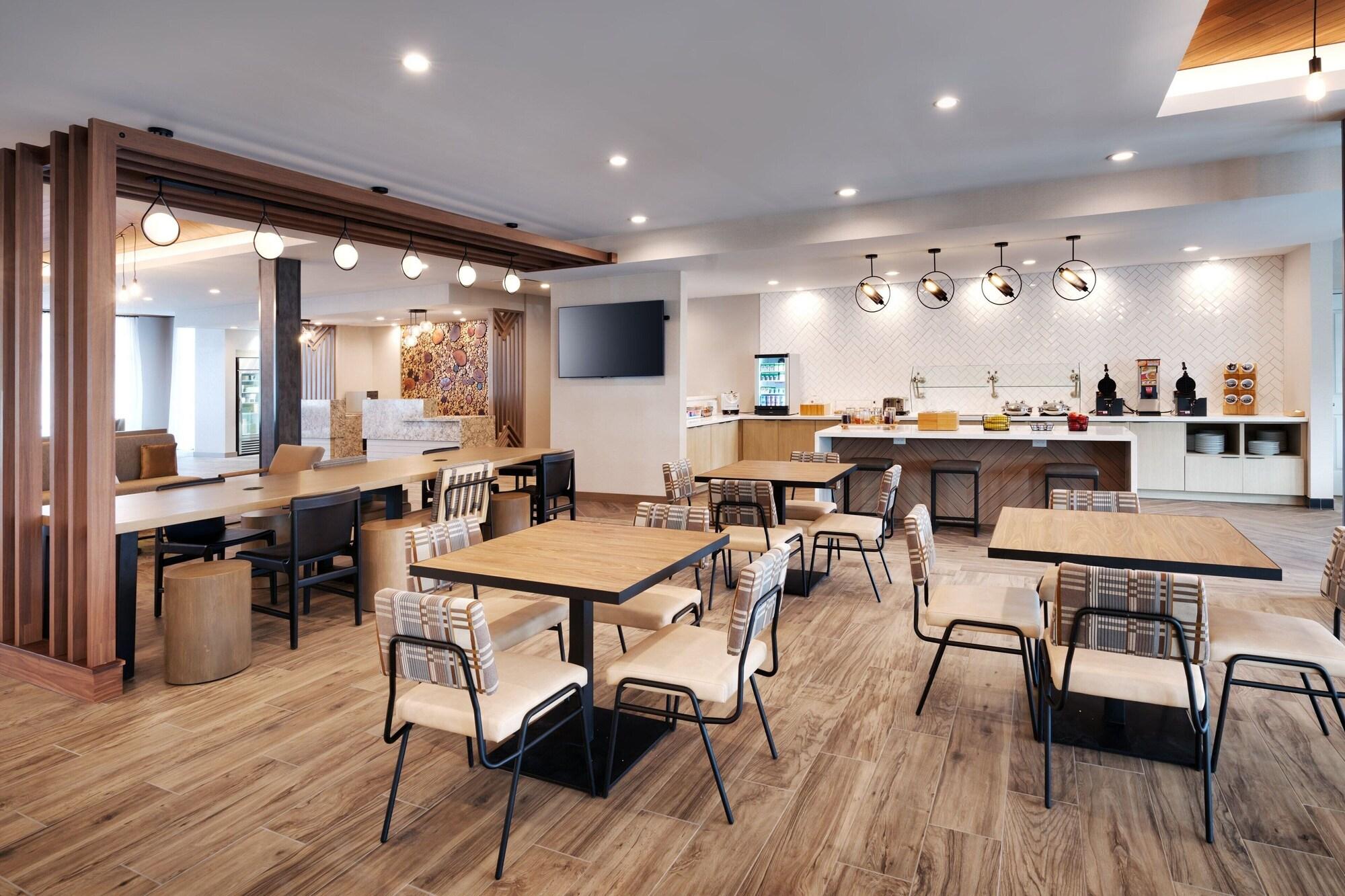 Restaurant TownePlace Suites by Marriott Show Low