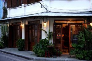 Alojamiento - The Bhuthorn Bed and Breakfast