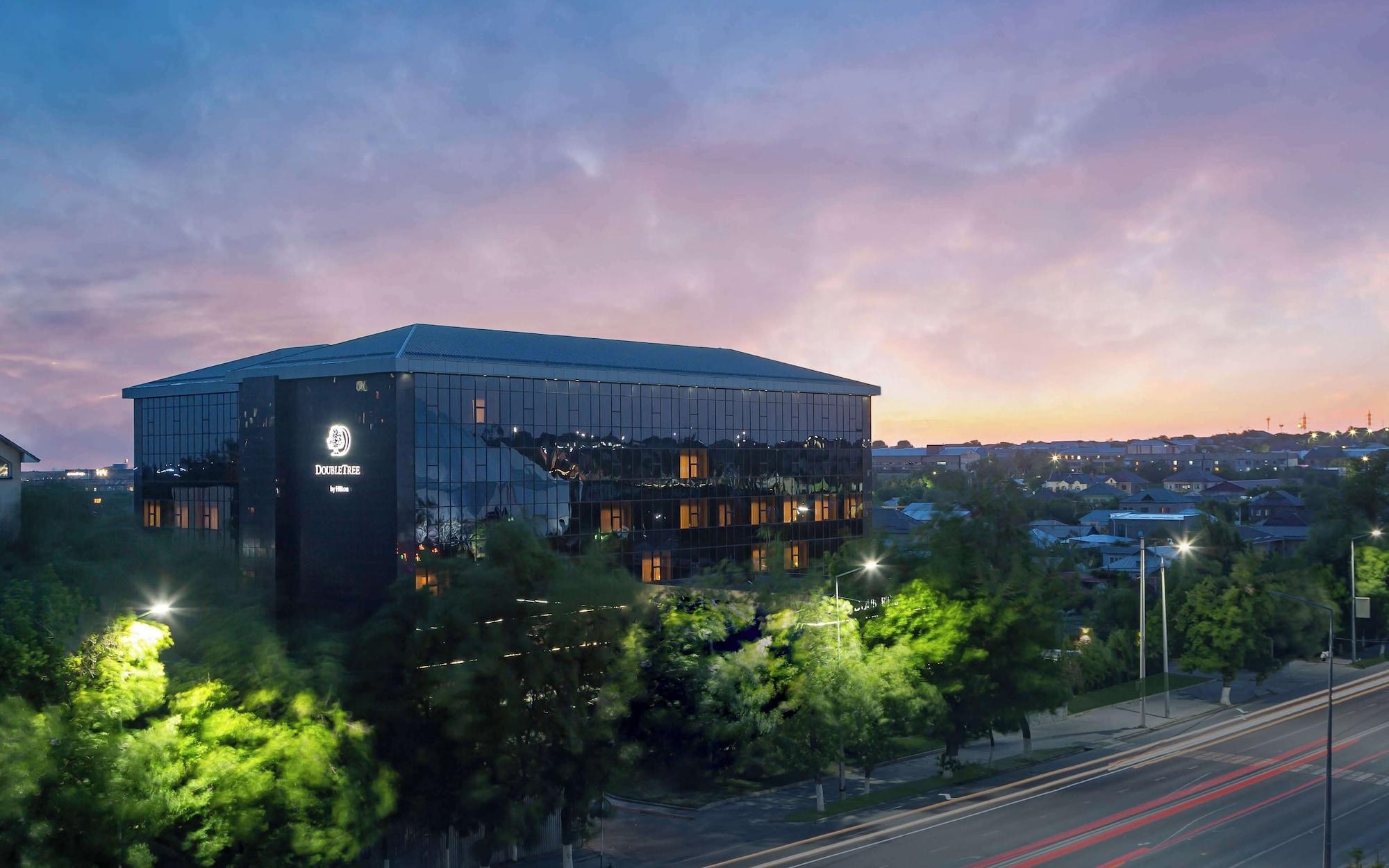 Vista Exterior DoubleTree by Hilton Shymkent