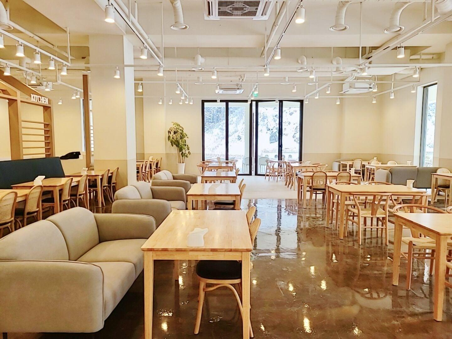 Bar/Salón Donggang Cistar
