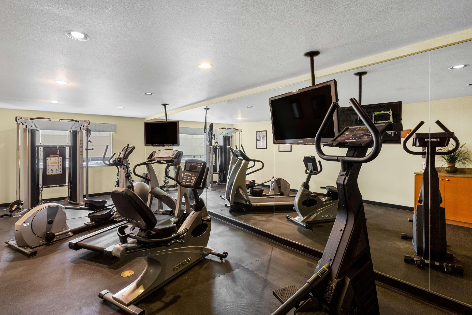 Gimnasio Best Western Rose Quartz Inn