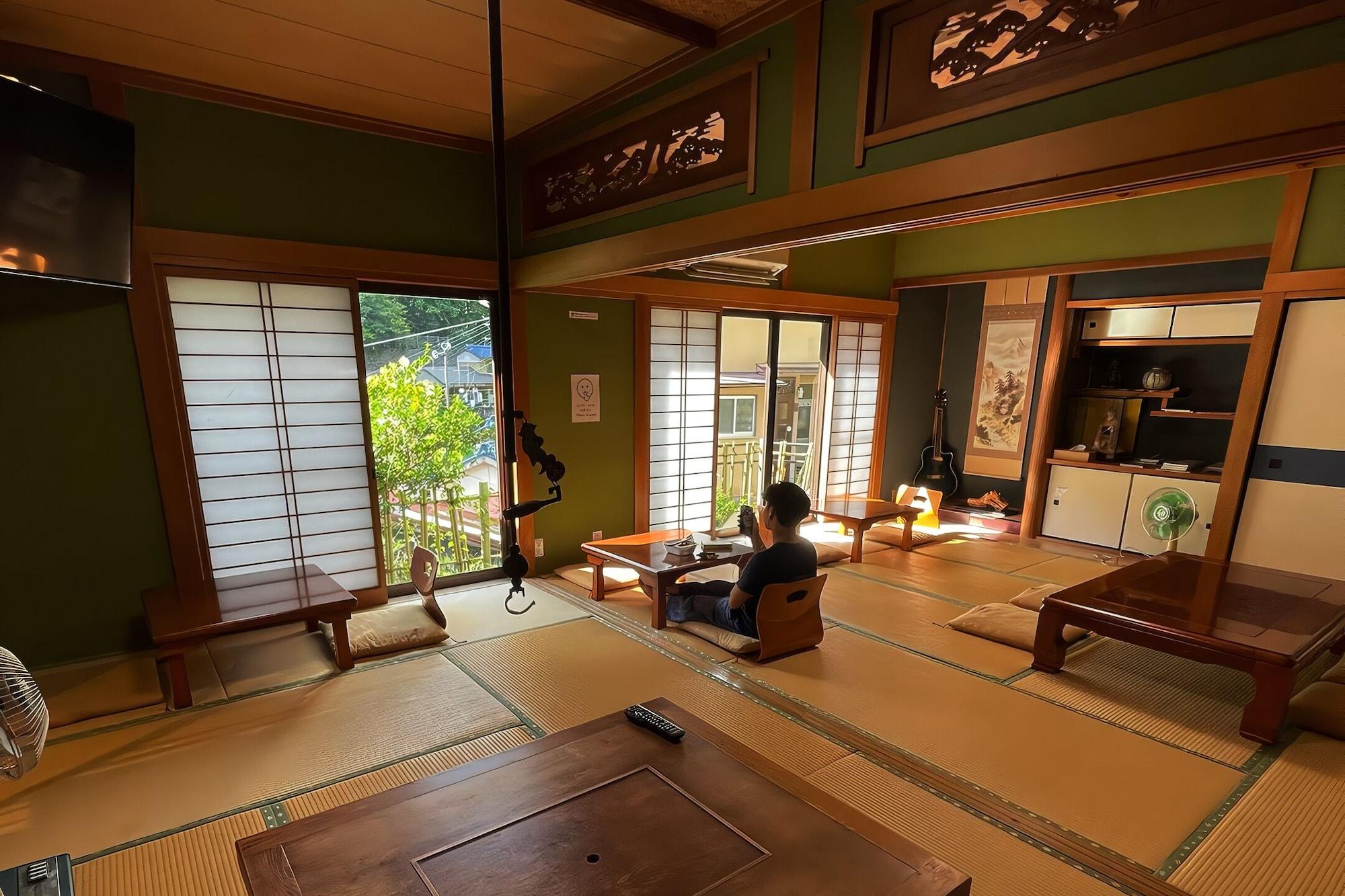 Restaurant J-Hoppers Kumano Yunomine Guesthouse - Hostel