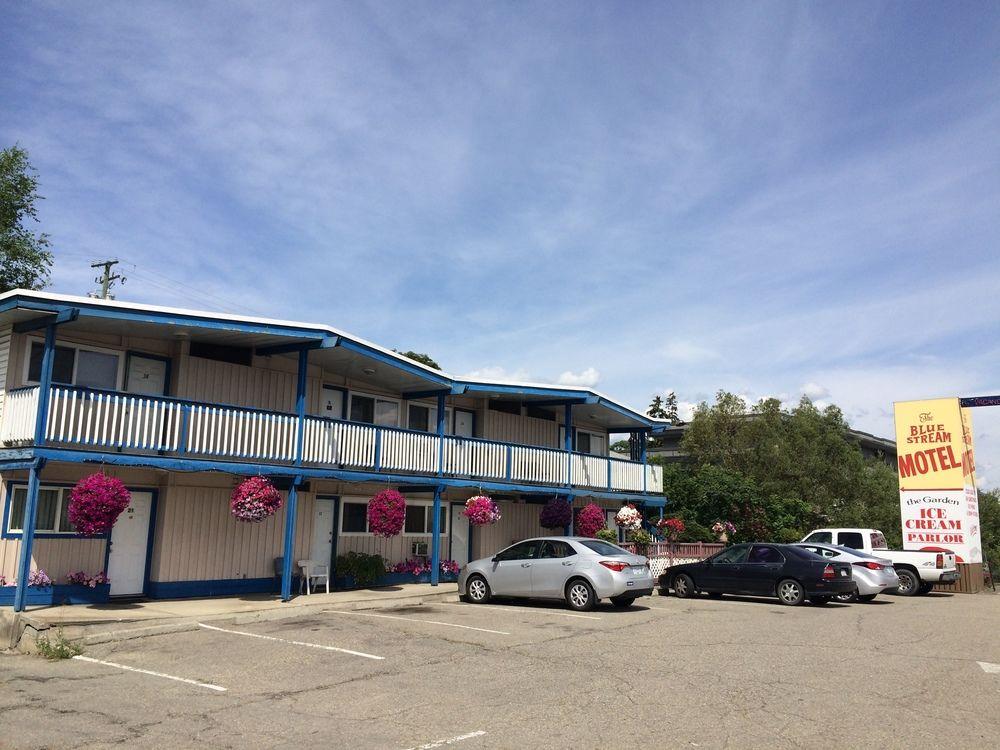Varios Blue Stream Motel