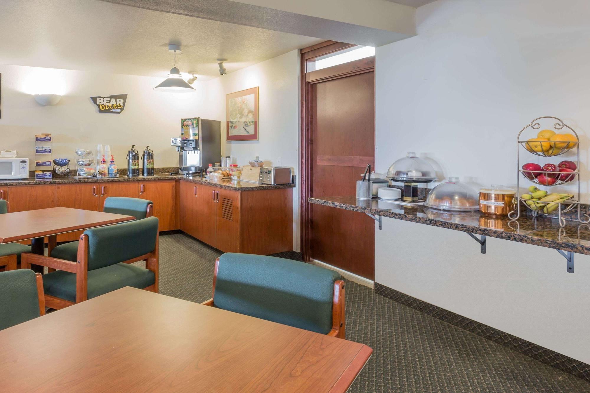 Restaurant Travelodge Suites by Wyndham Newberg