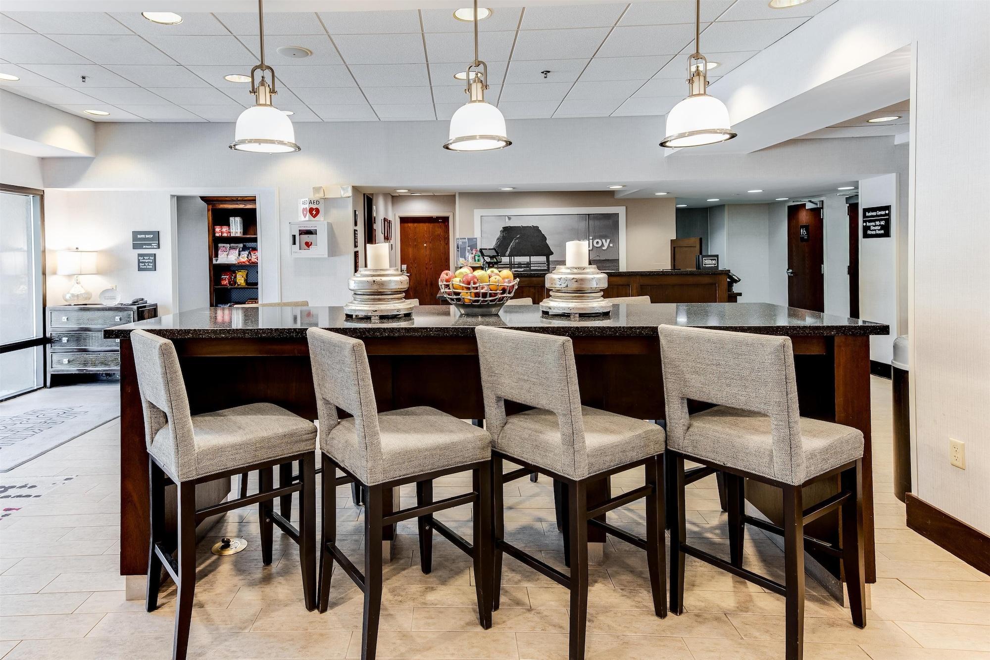 Vista Lobby Hampton Inn Tuscaloosa-University