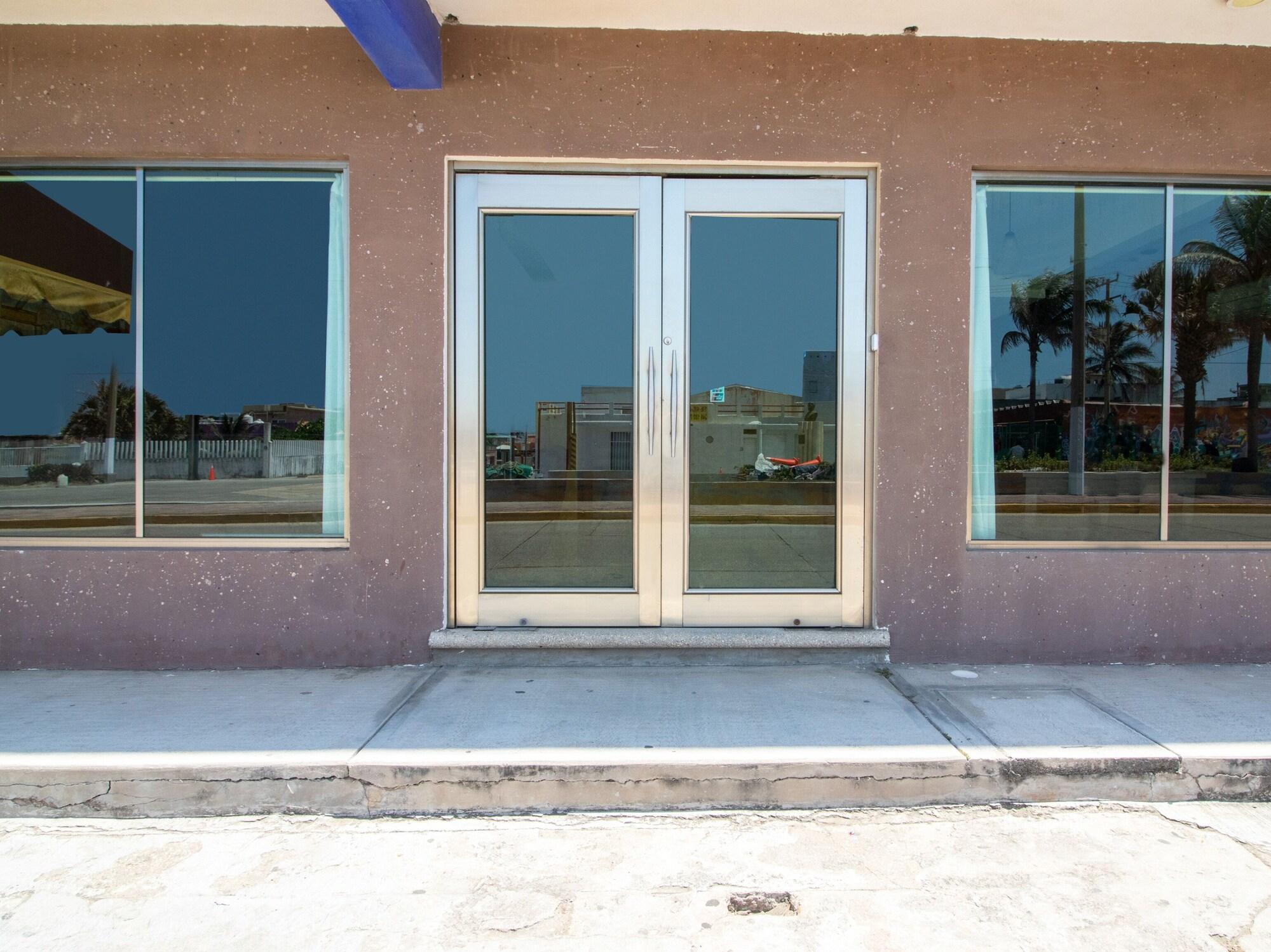 Vista Exterior Independencia Inn