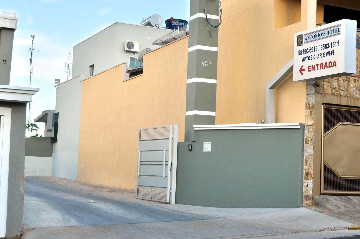 Vista Exterior Antonios Hotel