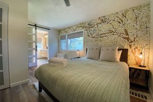 Alquiler Vacacional - Huge Backyard-Spacious 4 Bedroom! Wet Room Bathroom! Pets! Arcade! Green Clean