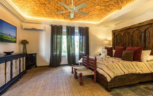 50 Steps to Beach 5 Min. Walk to Downtown 5th St. Playa's #1 Vacation Rental - Hoteles con parque acuático en Playa del Carmen, México