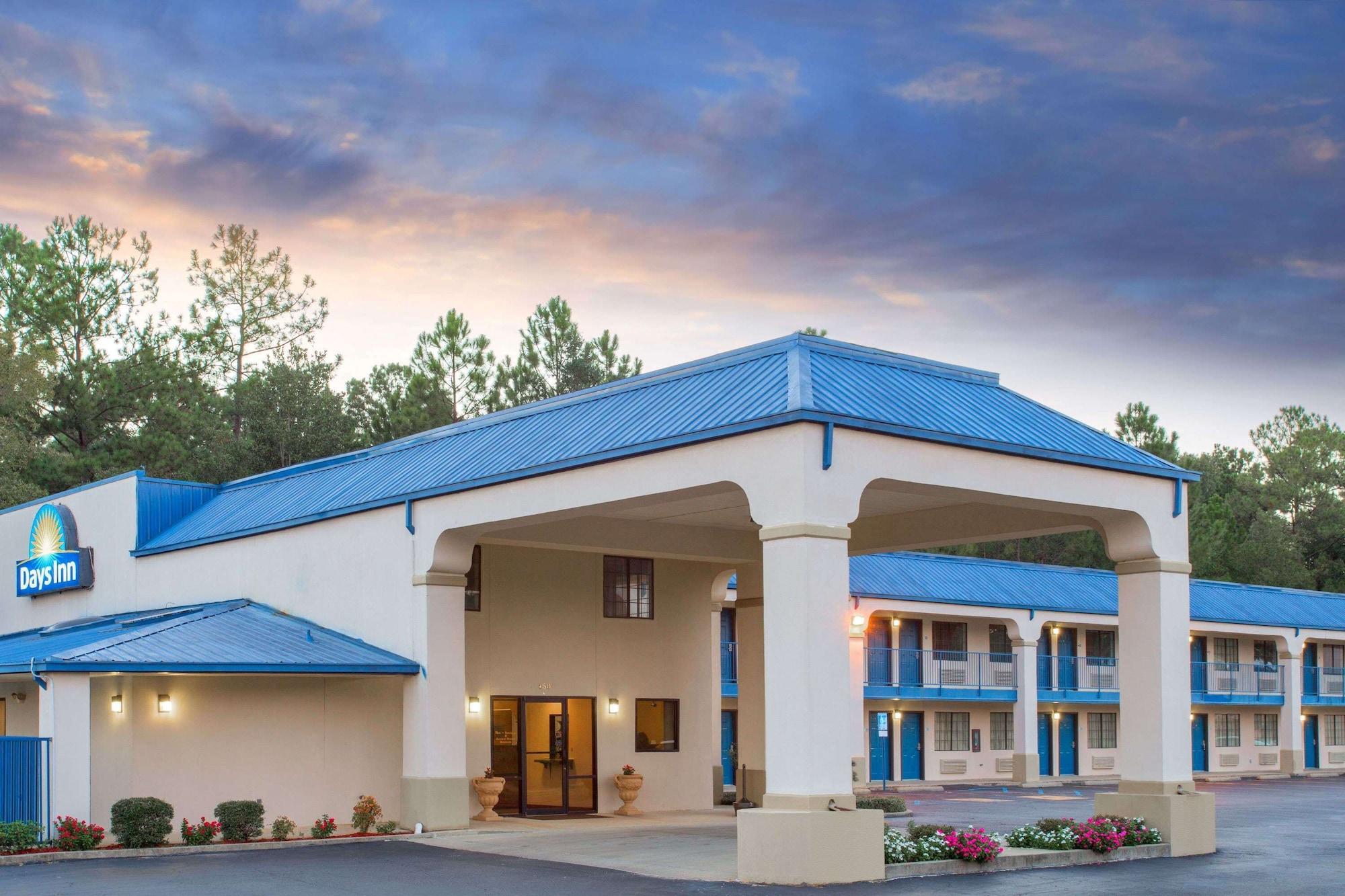 Vista Exterior Days Inn by Wyndham Picayune