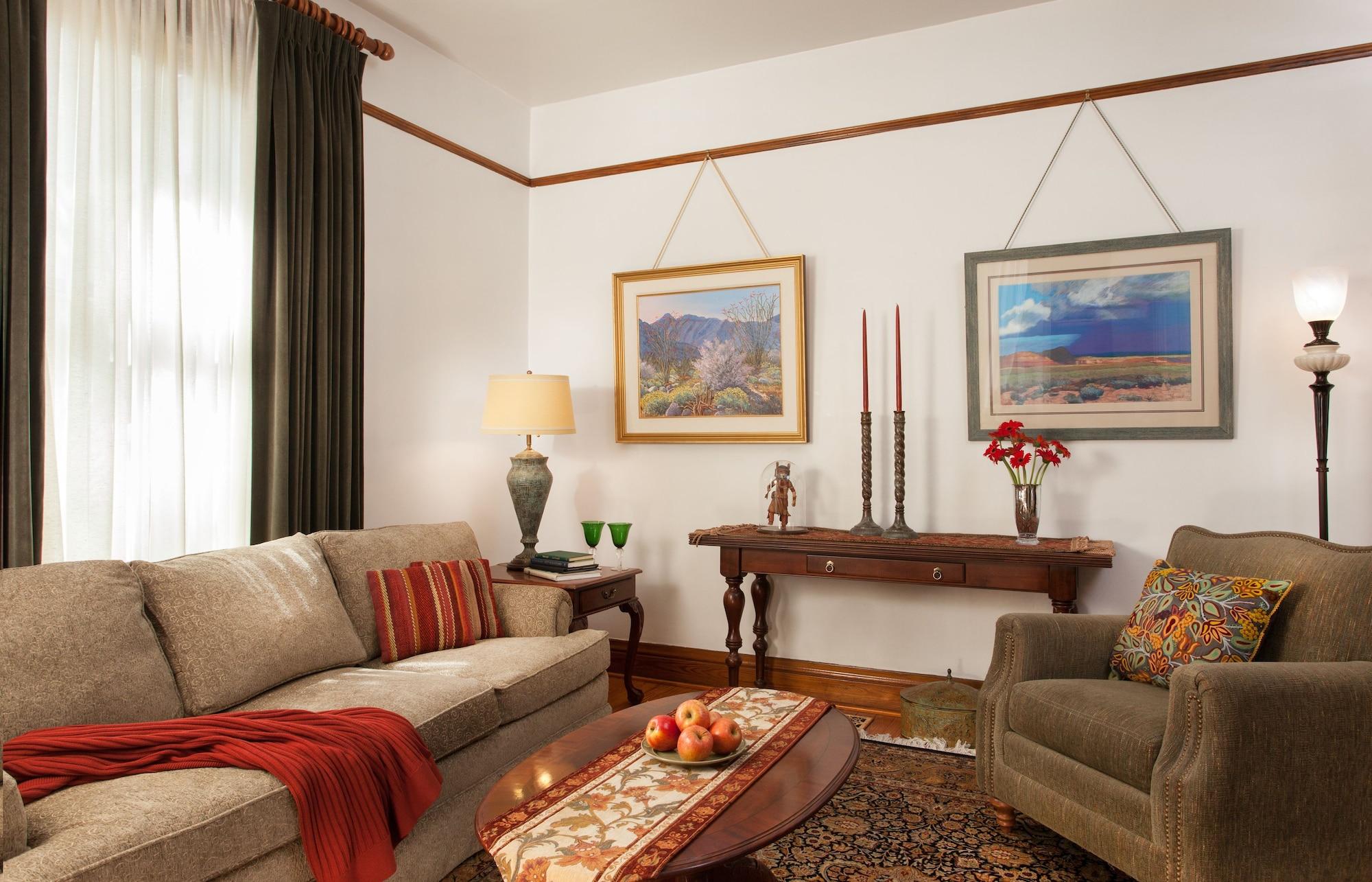 Vista Lobby Four Kachinas Bed & Breakfast Inn