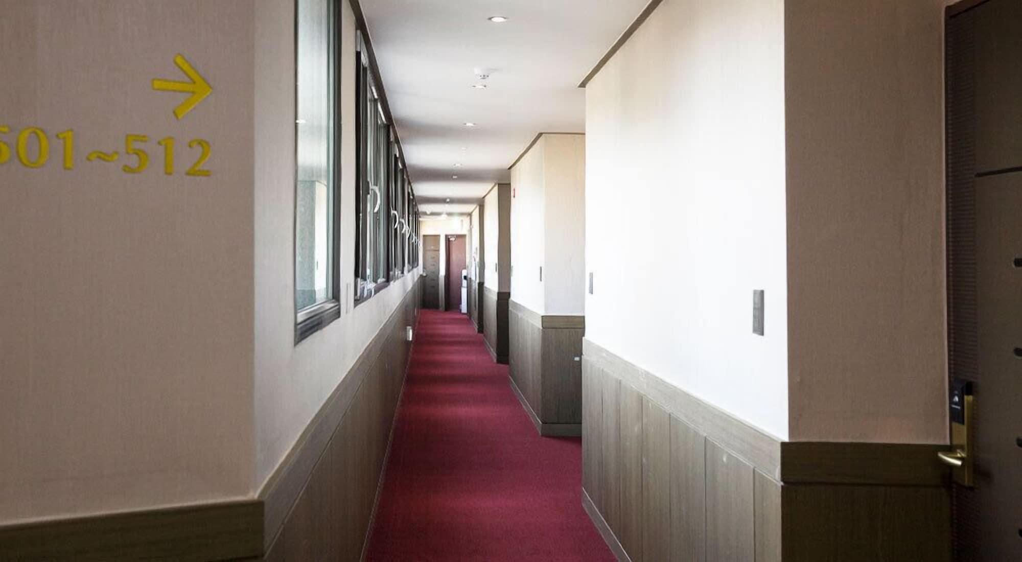 Varios Ra Hotel