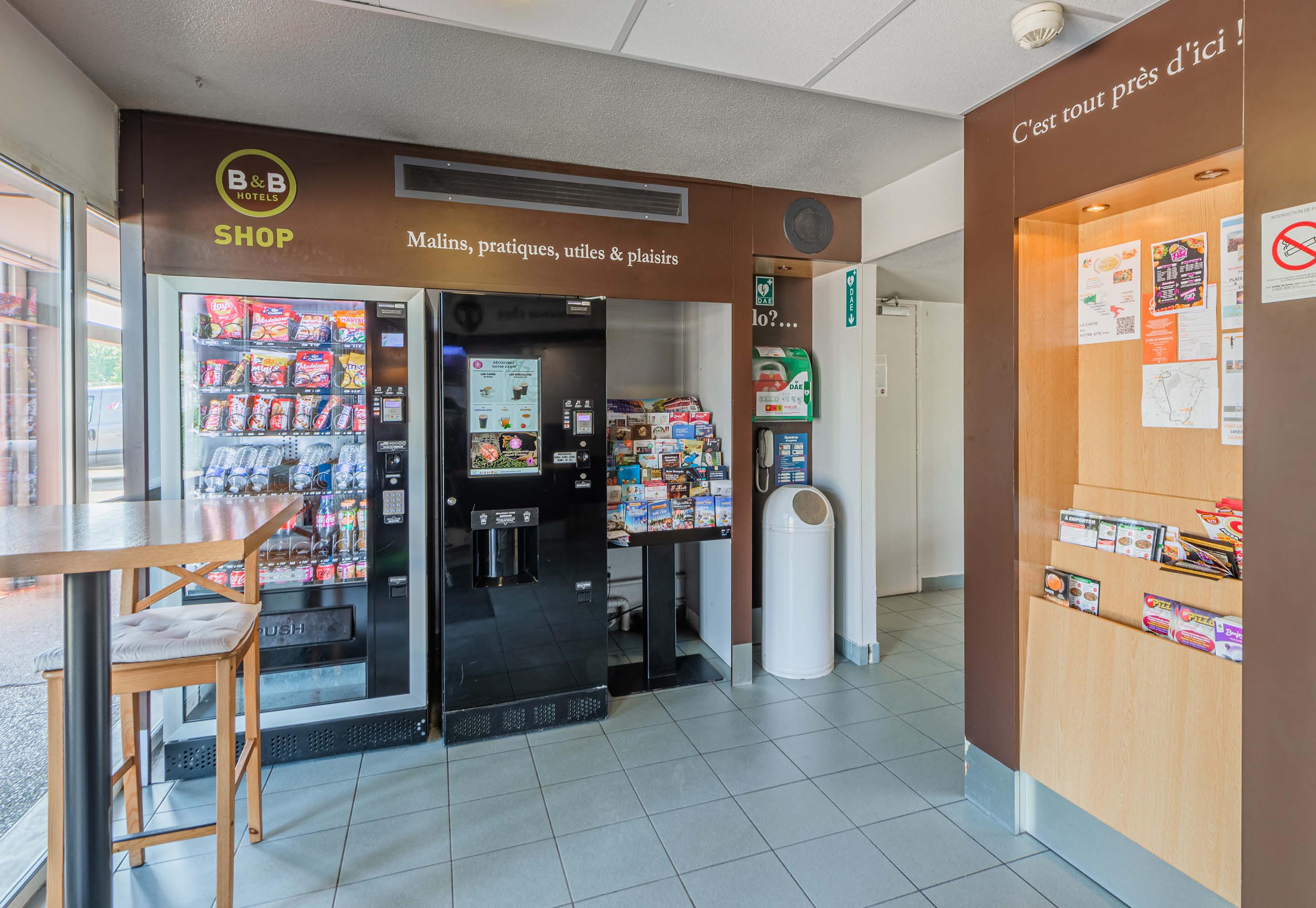 Vista Lobby B&B HOTEL Strasbourg Sud Geispolsheim