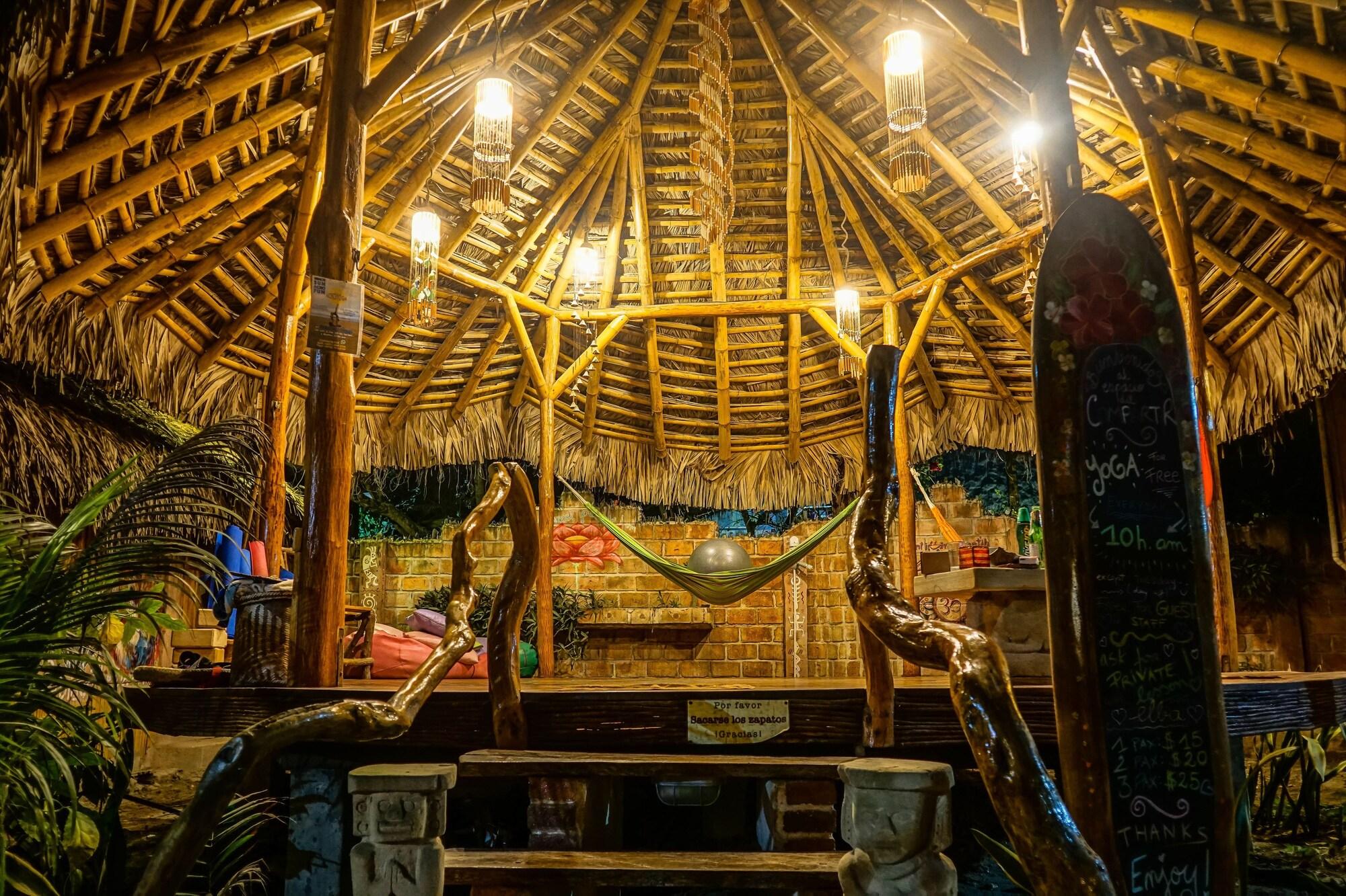Gimnasio Balsa Surf Camp by Rotamundos
