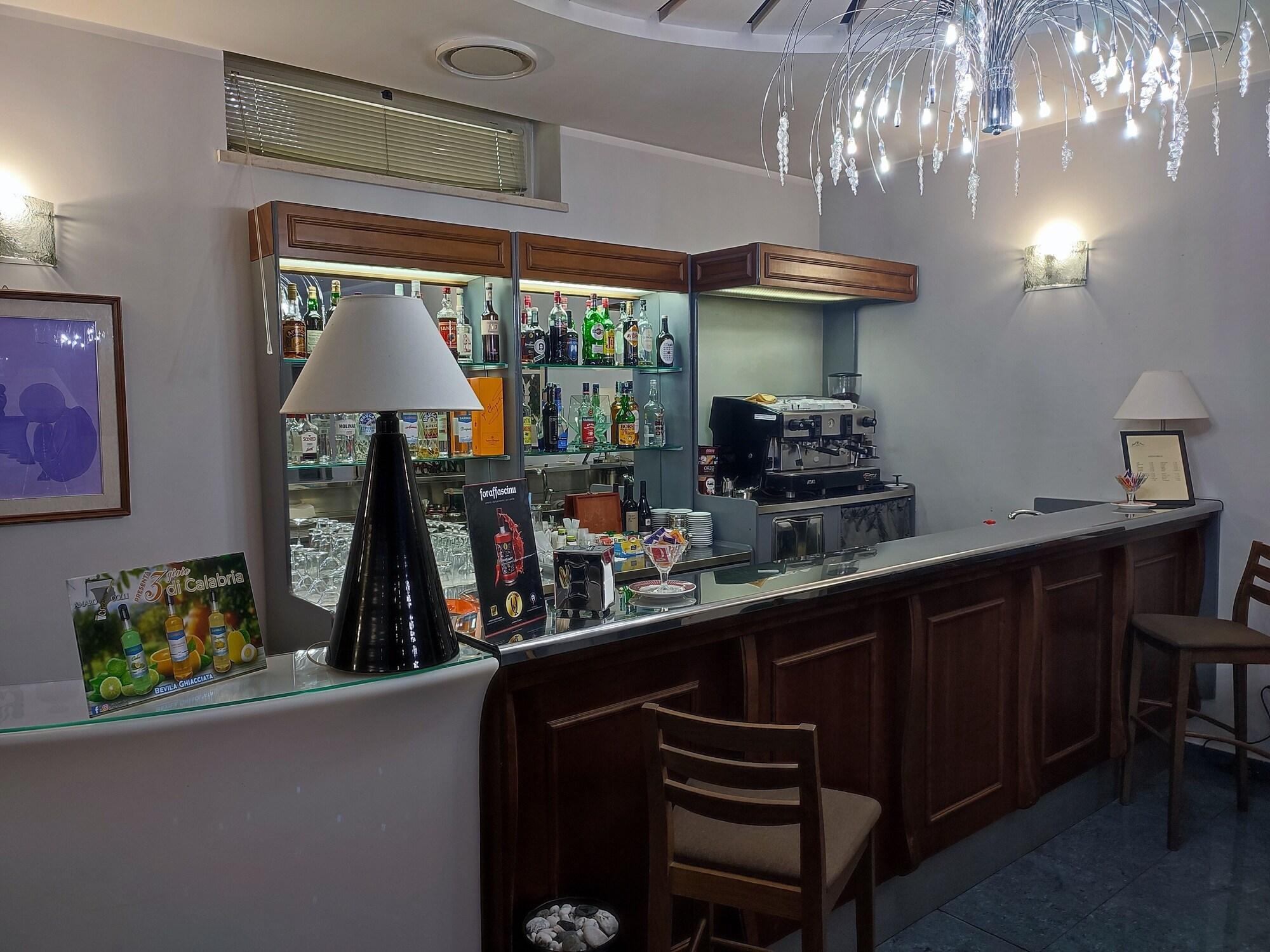 Bar/Salón Royal Hotel