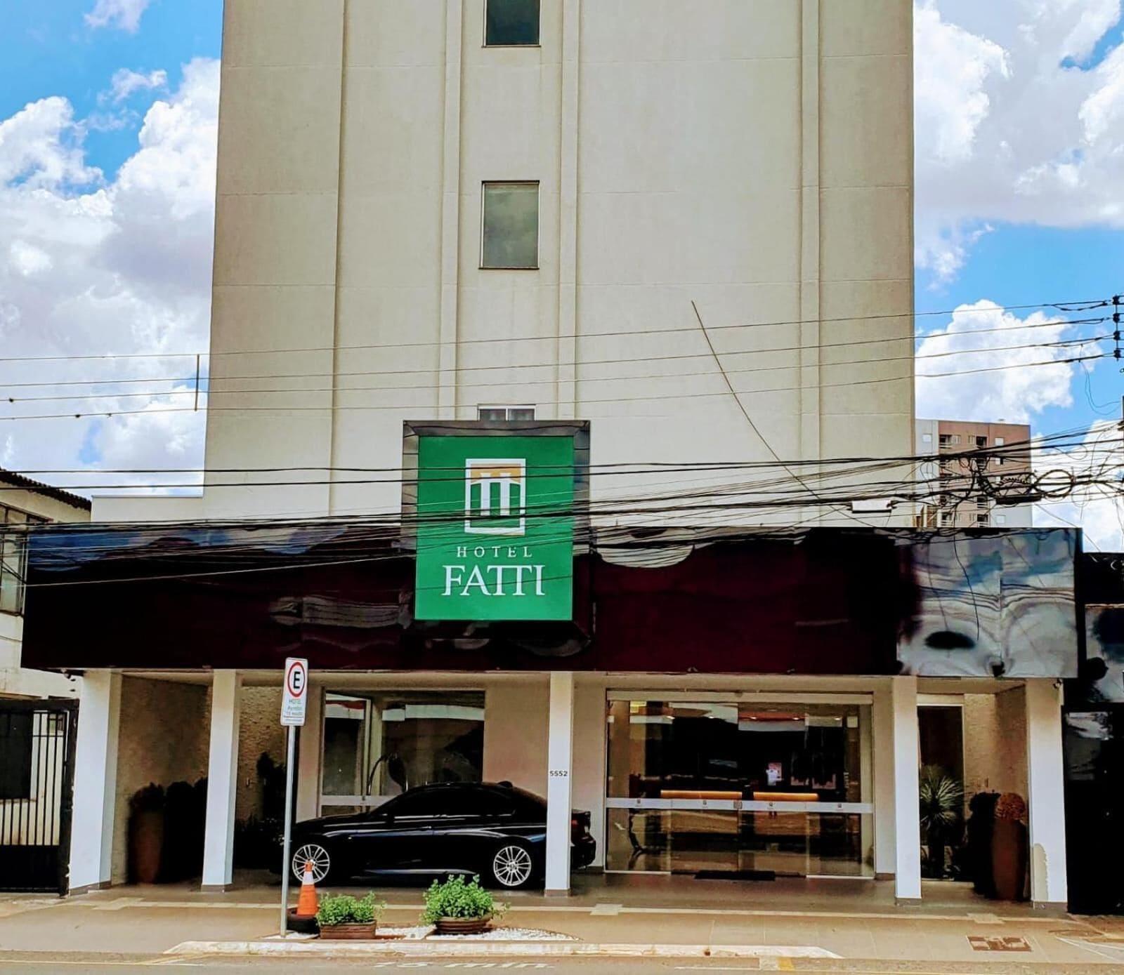 Vista Exterior Hotel Fatti
