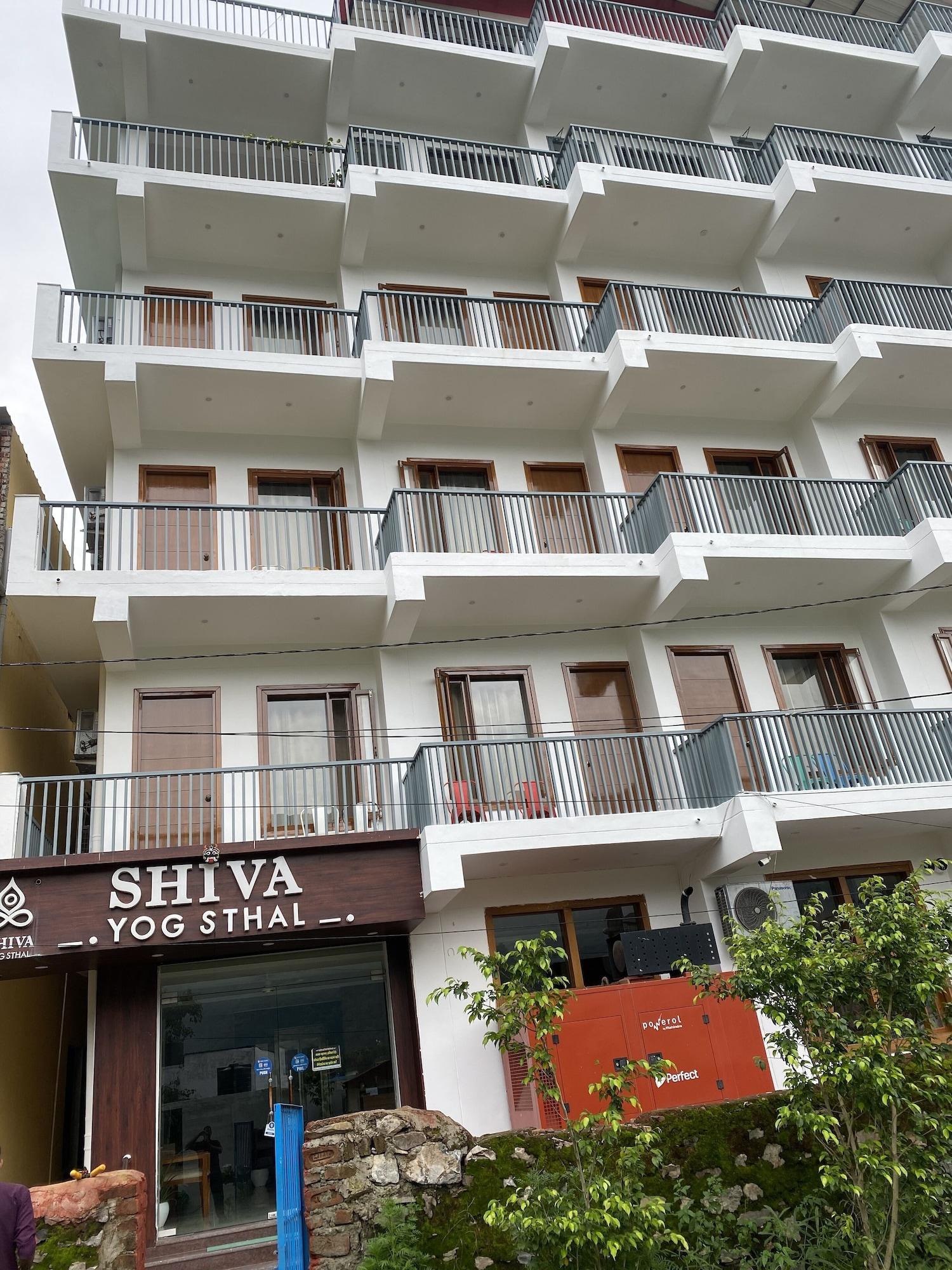 Vista Exterior Hotel Shiva Yog Sthal
