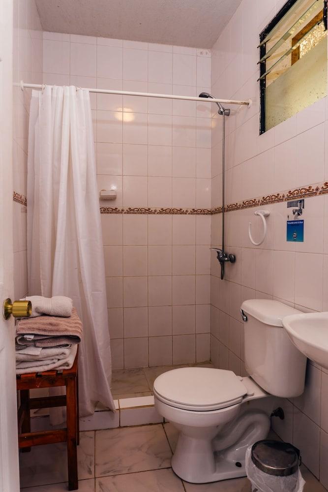 Baño Apart Hotel Maitencillo
