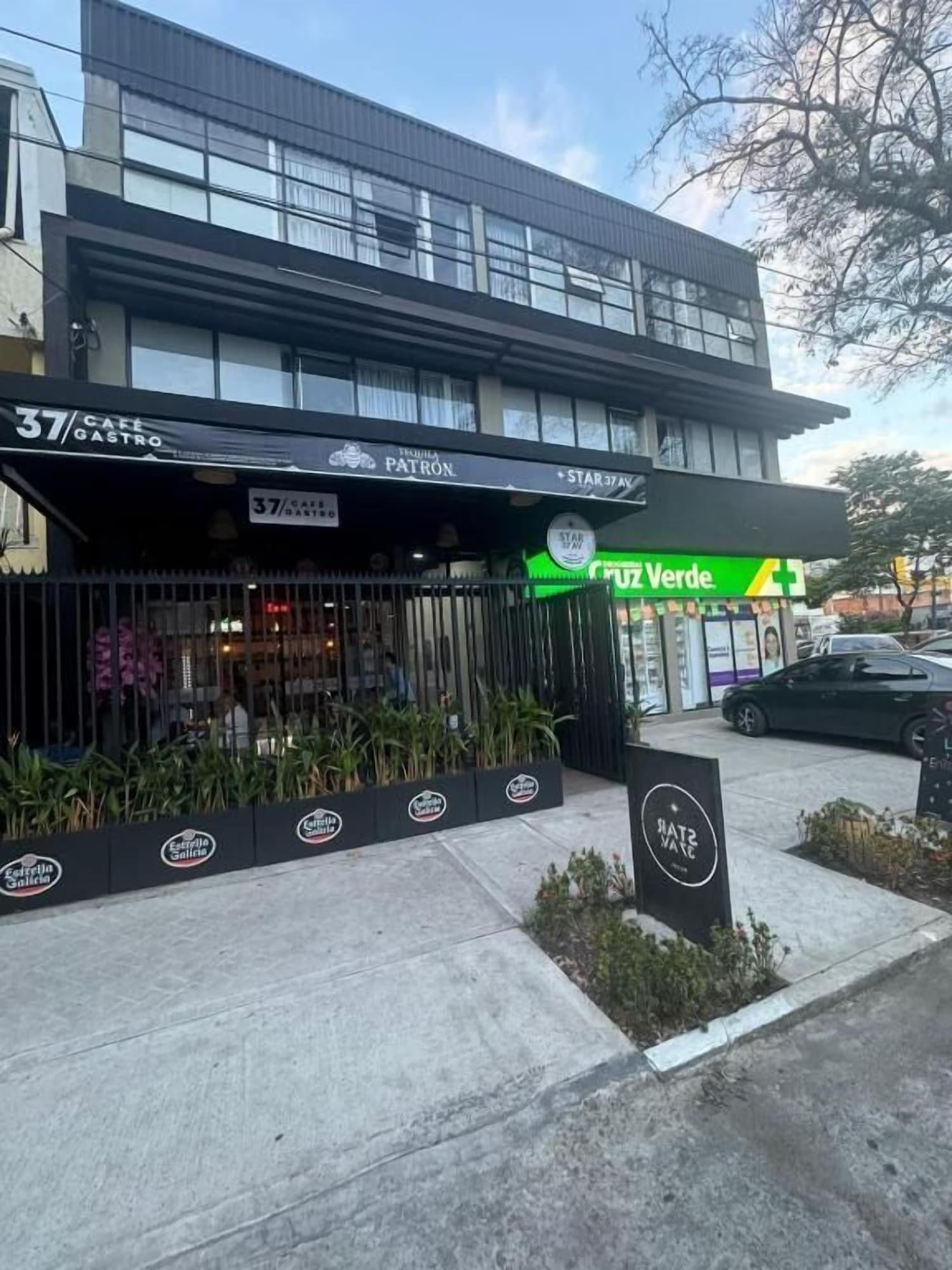 Varios Hotel Star 37 Av