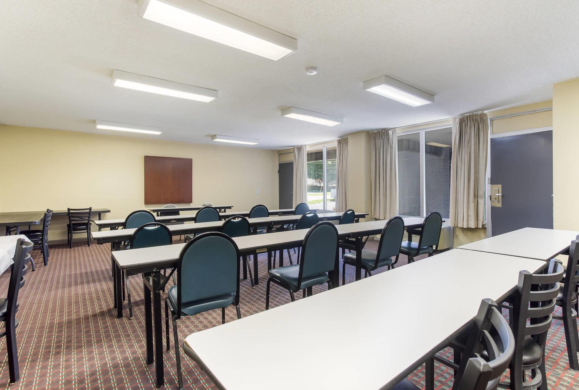 Sala de Reuniones Econo Lodge Gallatin - Metro Nashville