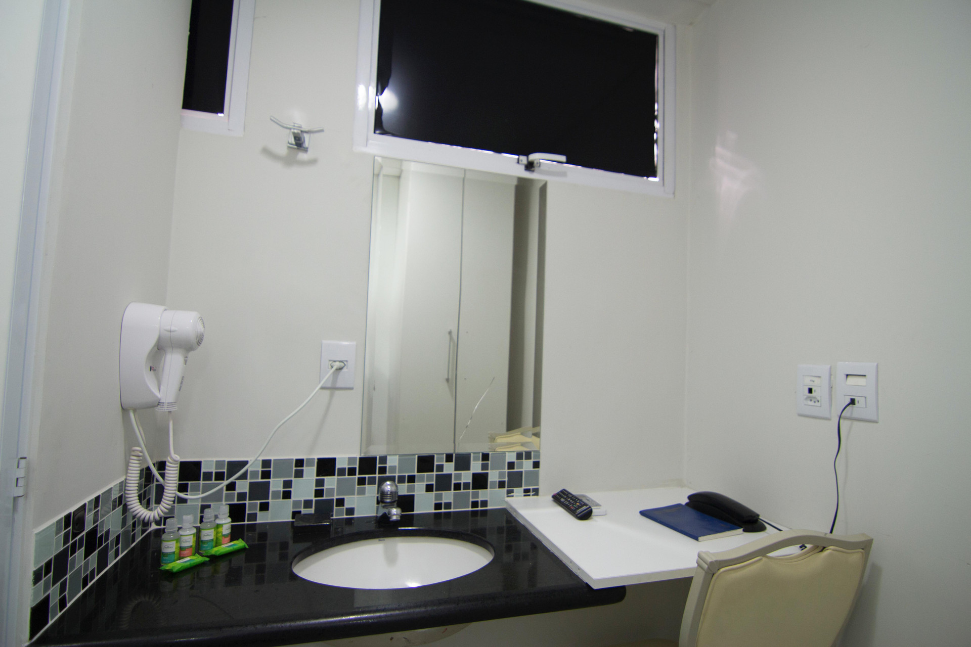 Equipamiento de Habitación Compacto Hotel Alphaville Campinas