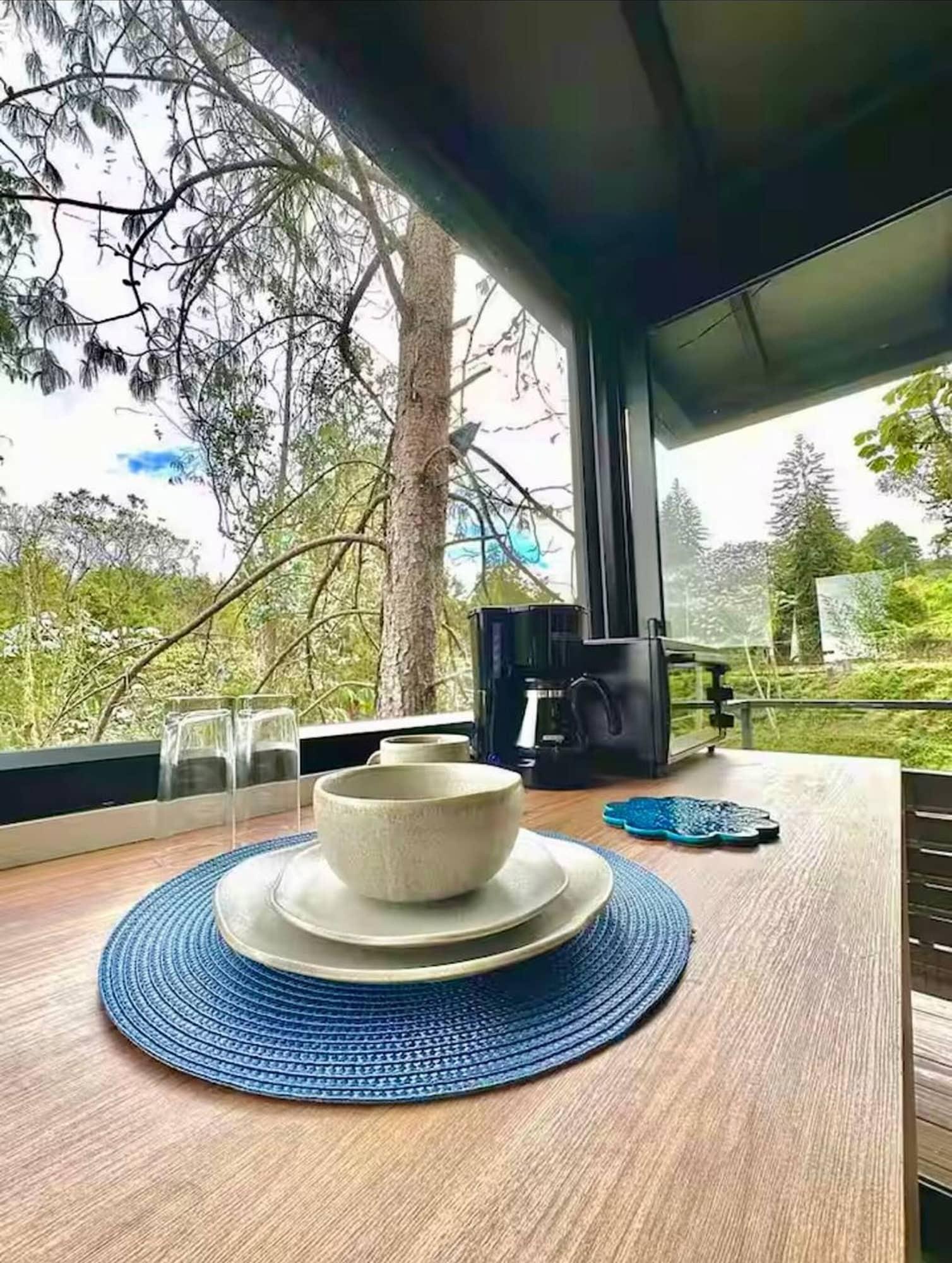 Restaurant Room-tranquil Holiday Park Retreat in Gu