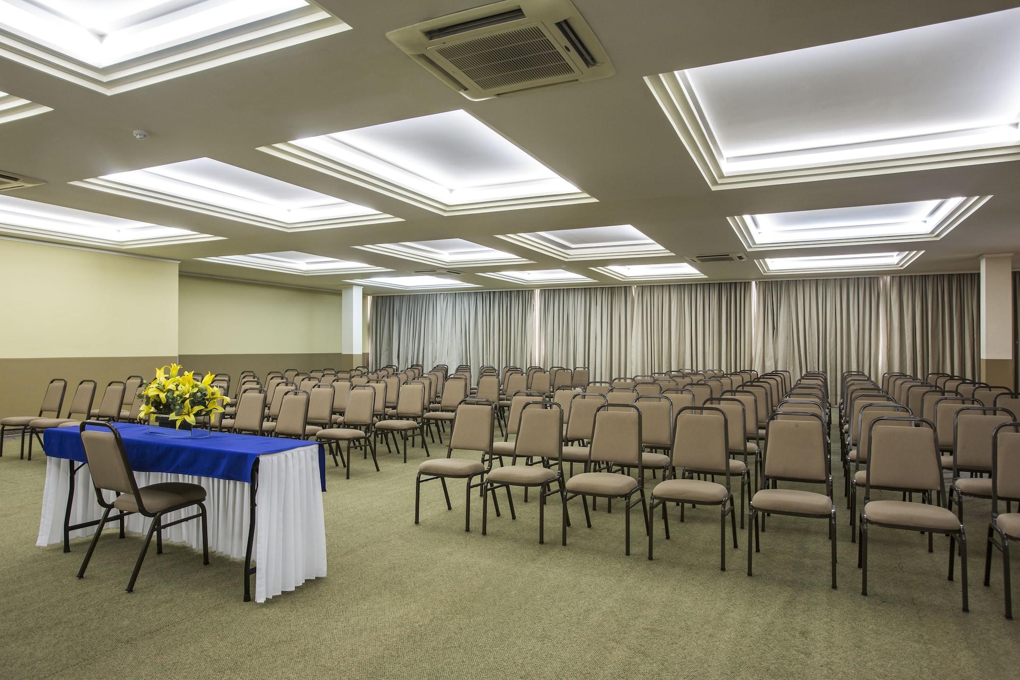 Salón de Baile Astron Suítes São José dos Pinhais by Nobile