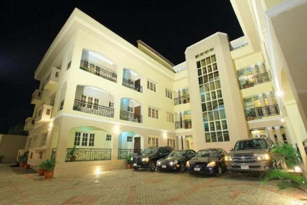 Varios Apartment Royale Hotel and Suite