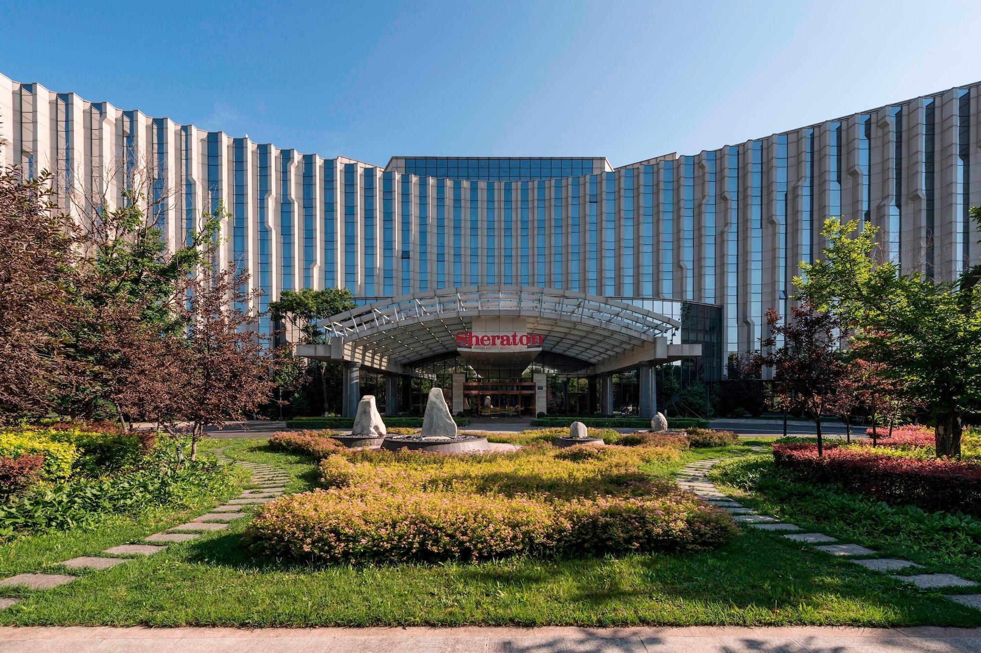 Vista Exterior Sheraton Changchun Jingyuetan Hotel