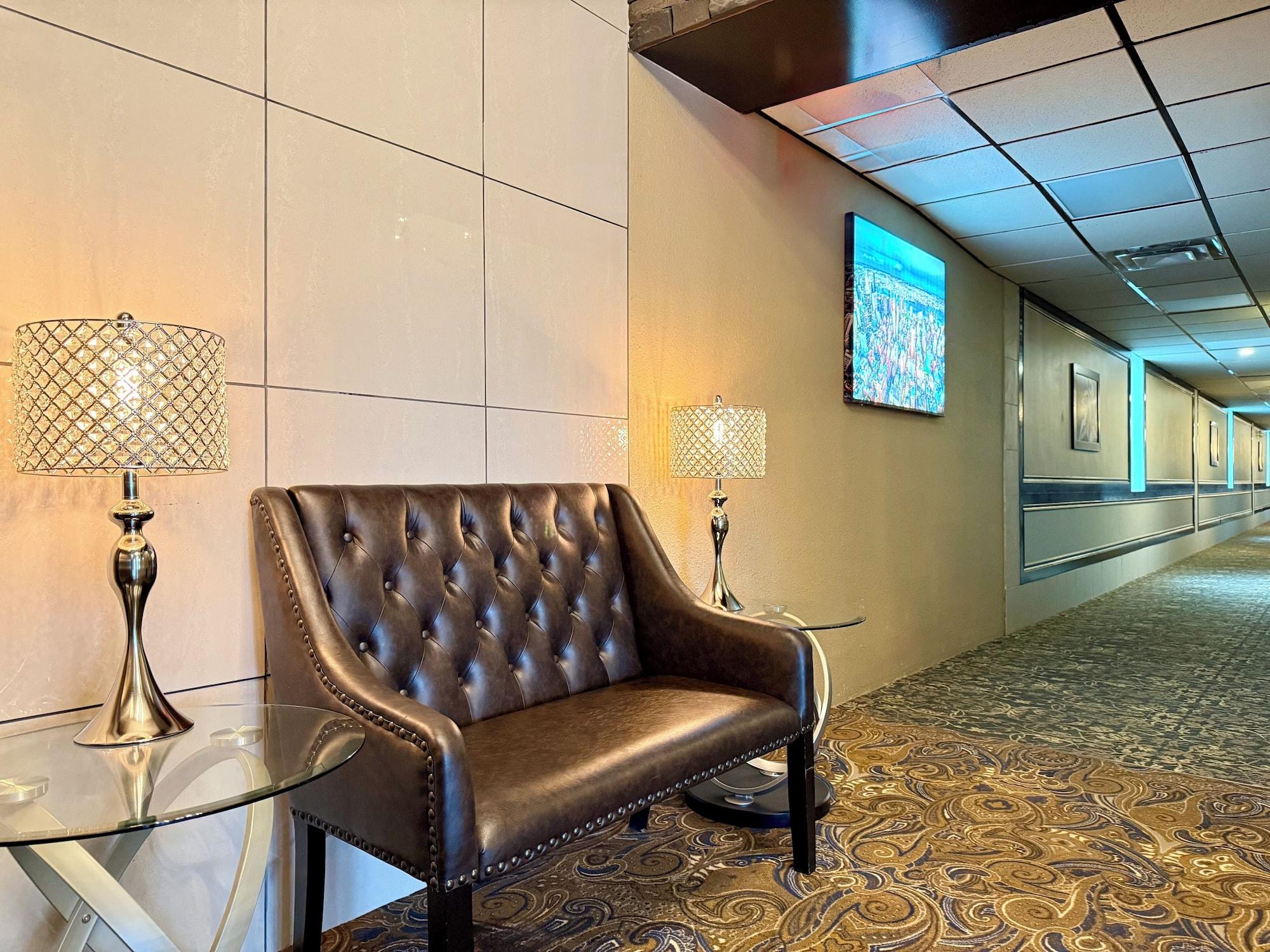 Vista Lobby High Point Inn & Suites Peace River