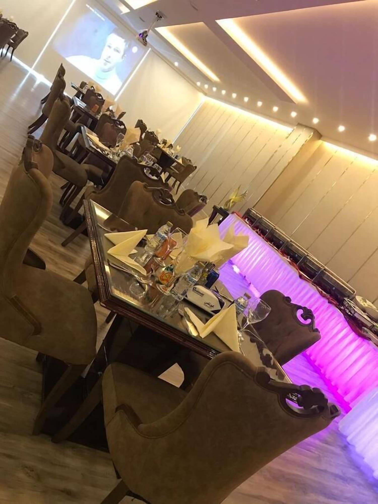 Restaurant Holiday khaleej