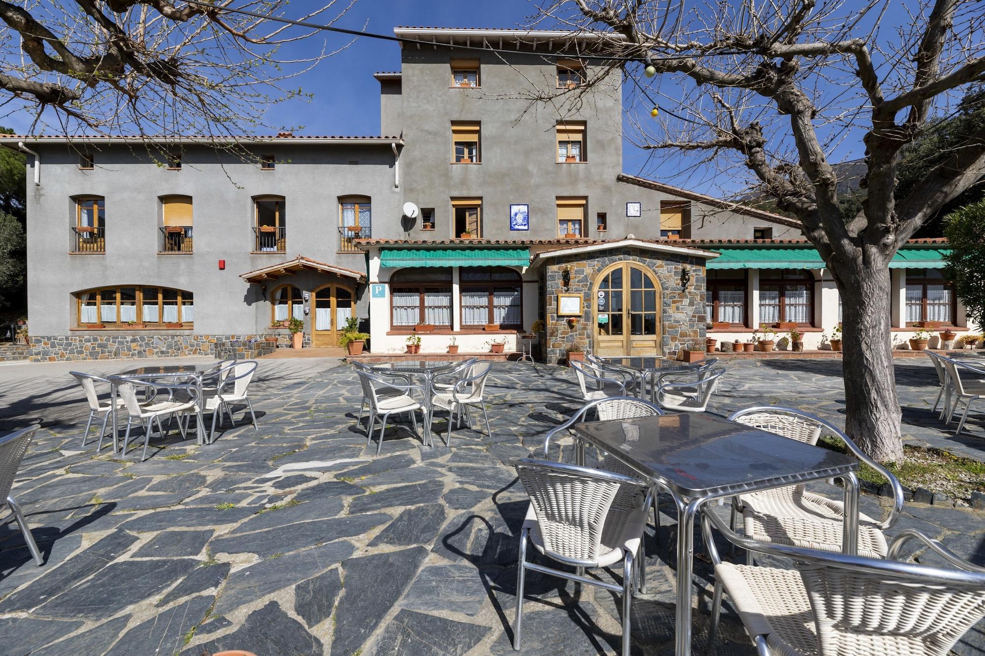 Vista Exterior Hostal Montserrat