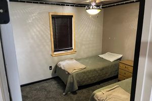 Alquiler Vacacional - Welcoming cabin with AC, WiFi, TV and laundry on Gull lake!