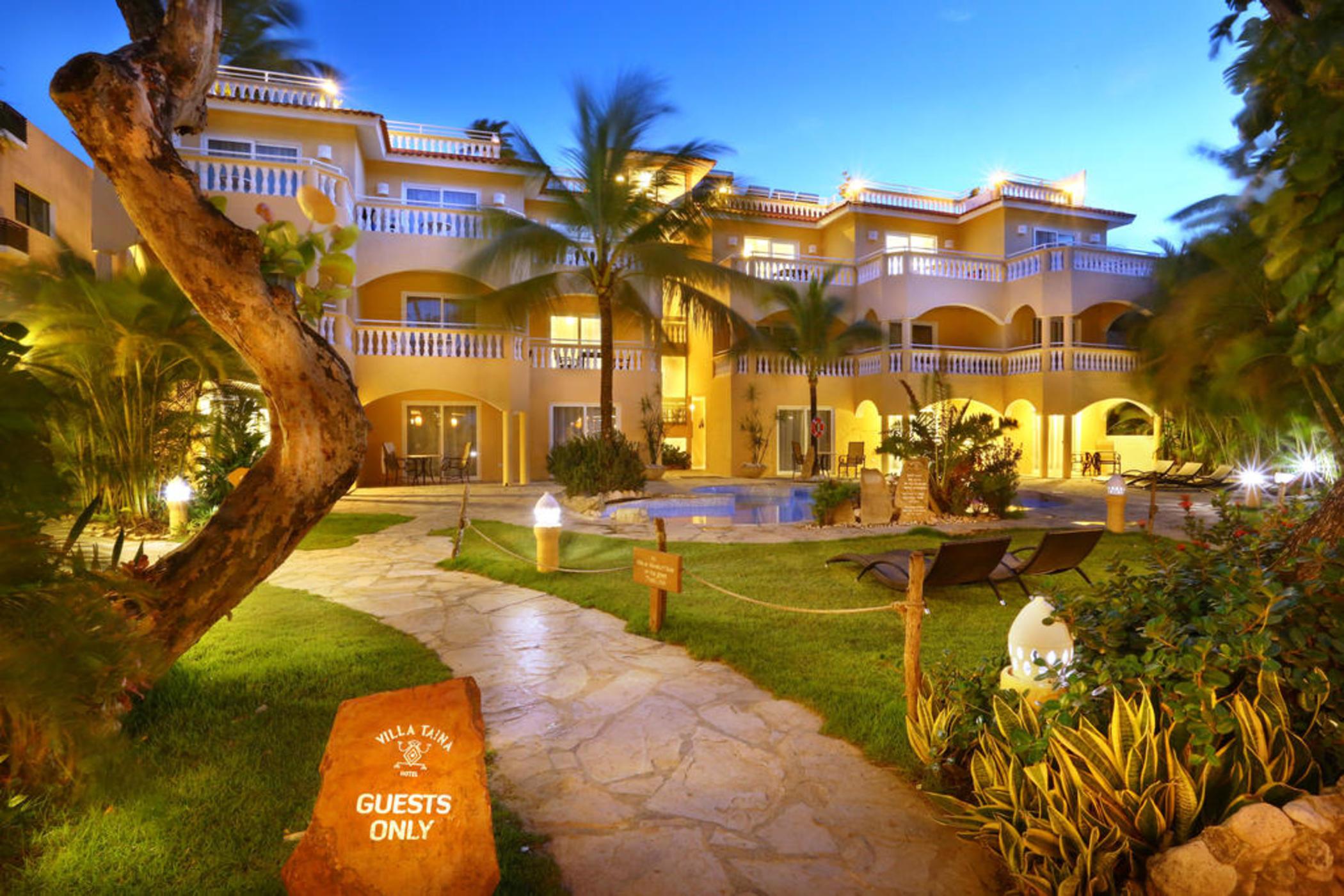 Vista Exterior Hotel Villa Taina
