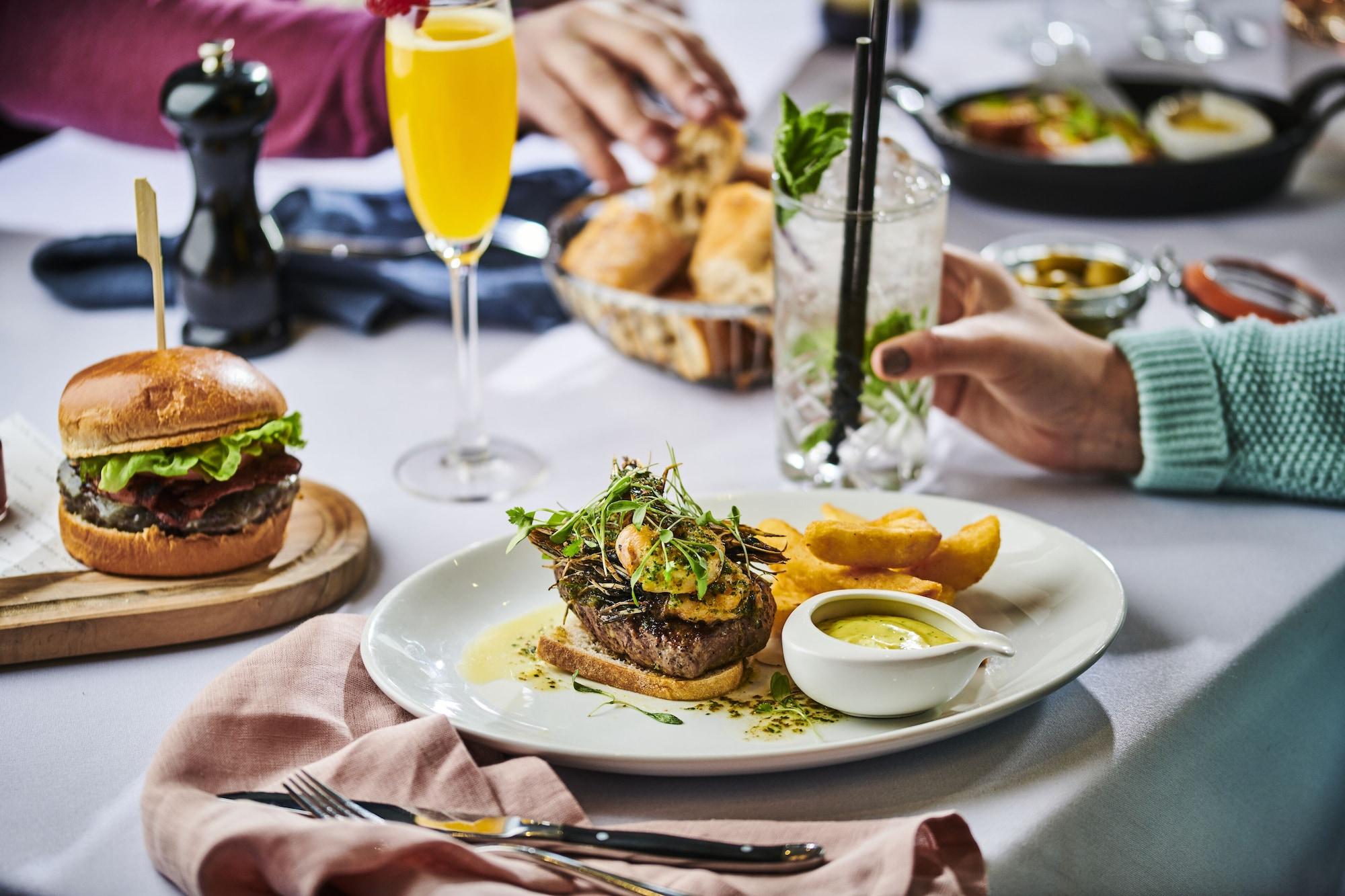 Restaurant Doubletree by Hilton Hull United Kingdom