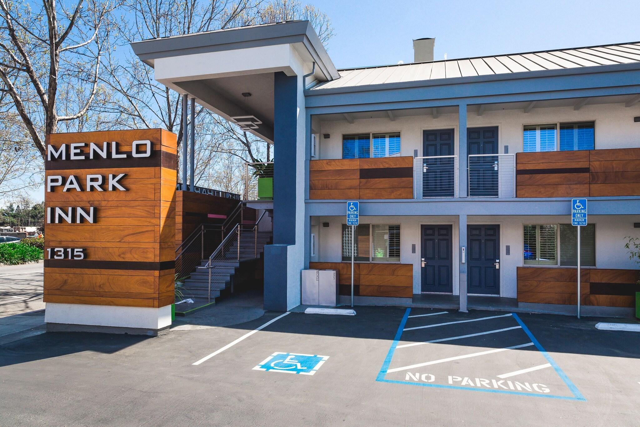 Vista Exterior Menlo Park Inn