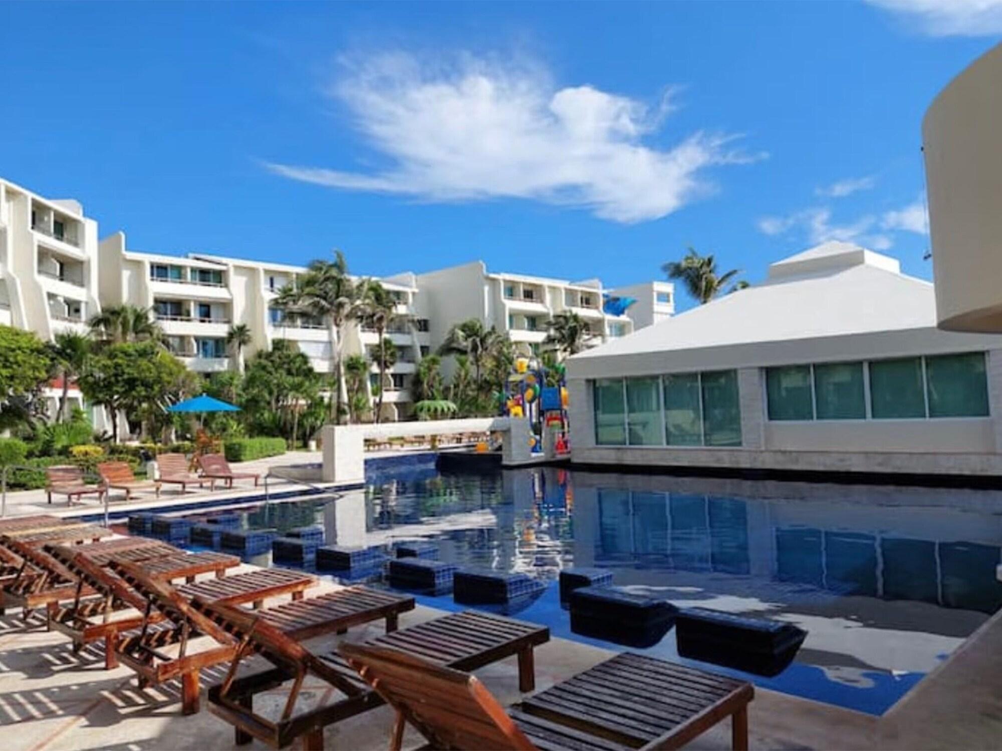 Vista Piscina Cancun Studio With View of la Laguna